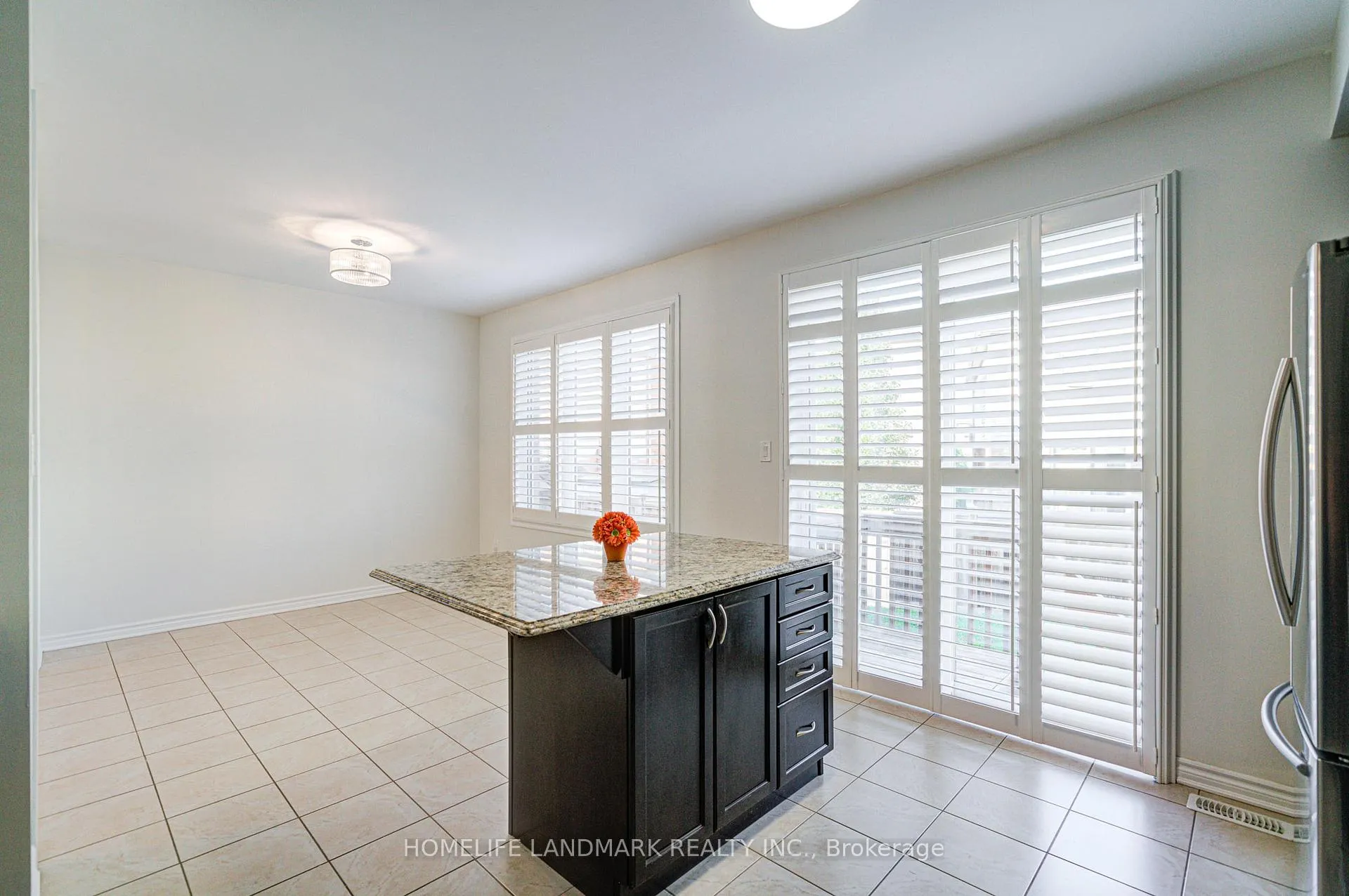 Photo 10 of 1391 Whitney Terrace, Milton, Ford — HOMEH