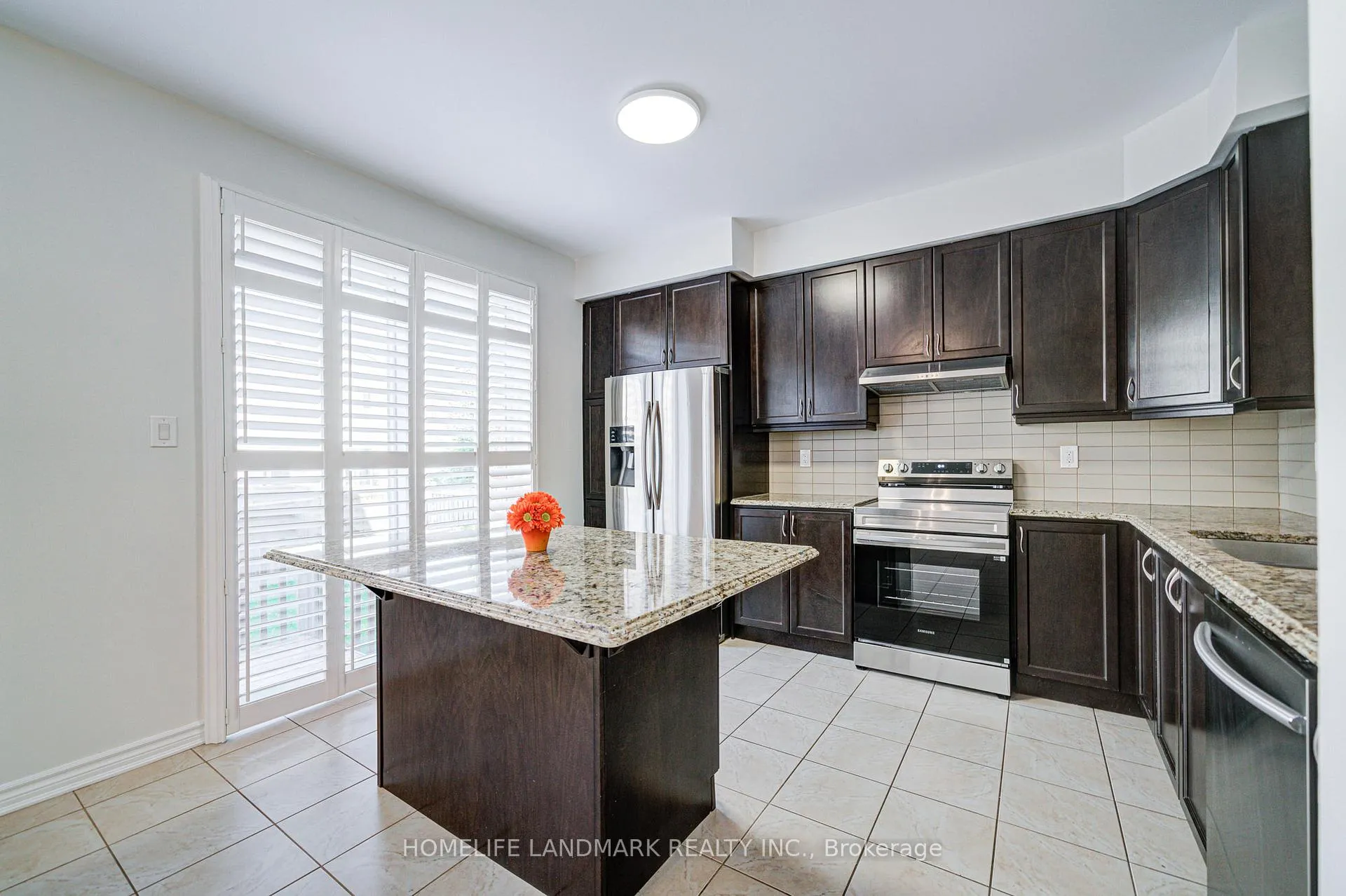 Photo 12 of 1391 Whitney Terrace, Milton, Ford — HOMEH