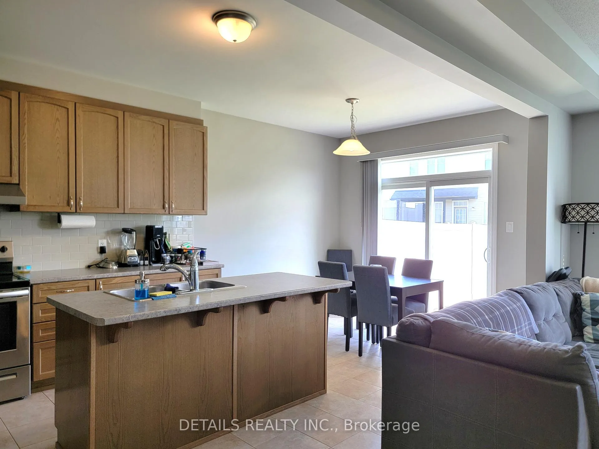 Photo 4 of 214 Cranesbill Road, Ottawa, Kanata - Emerald Meadows/Trailwest — HOMEH