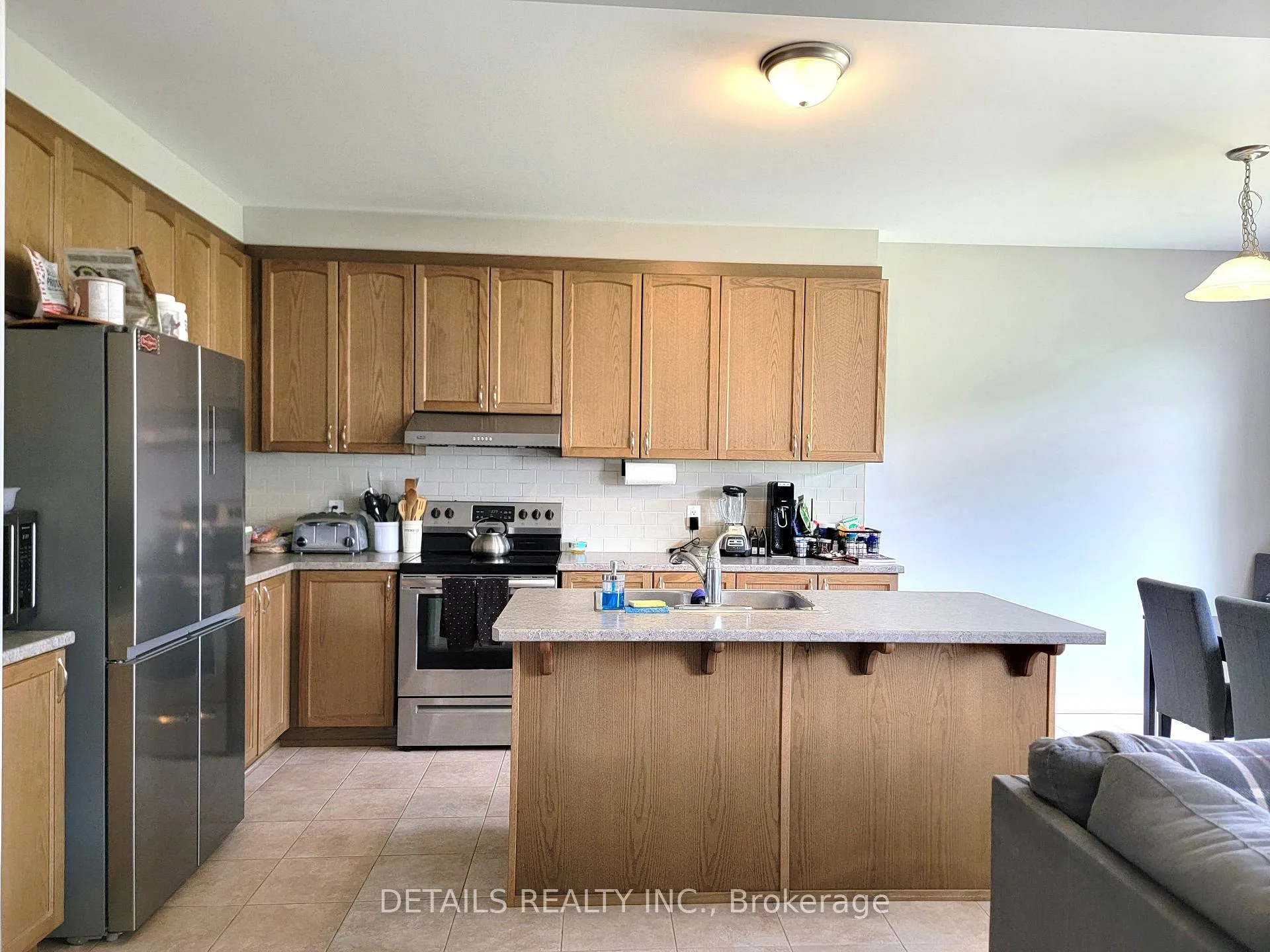 Photo 5 of 214 Cranesbill Road, Ottawa, Kanata - Emerald Meadows/Trailwest — HOMEH