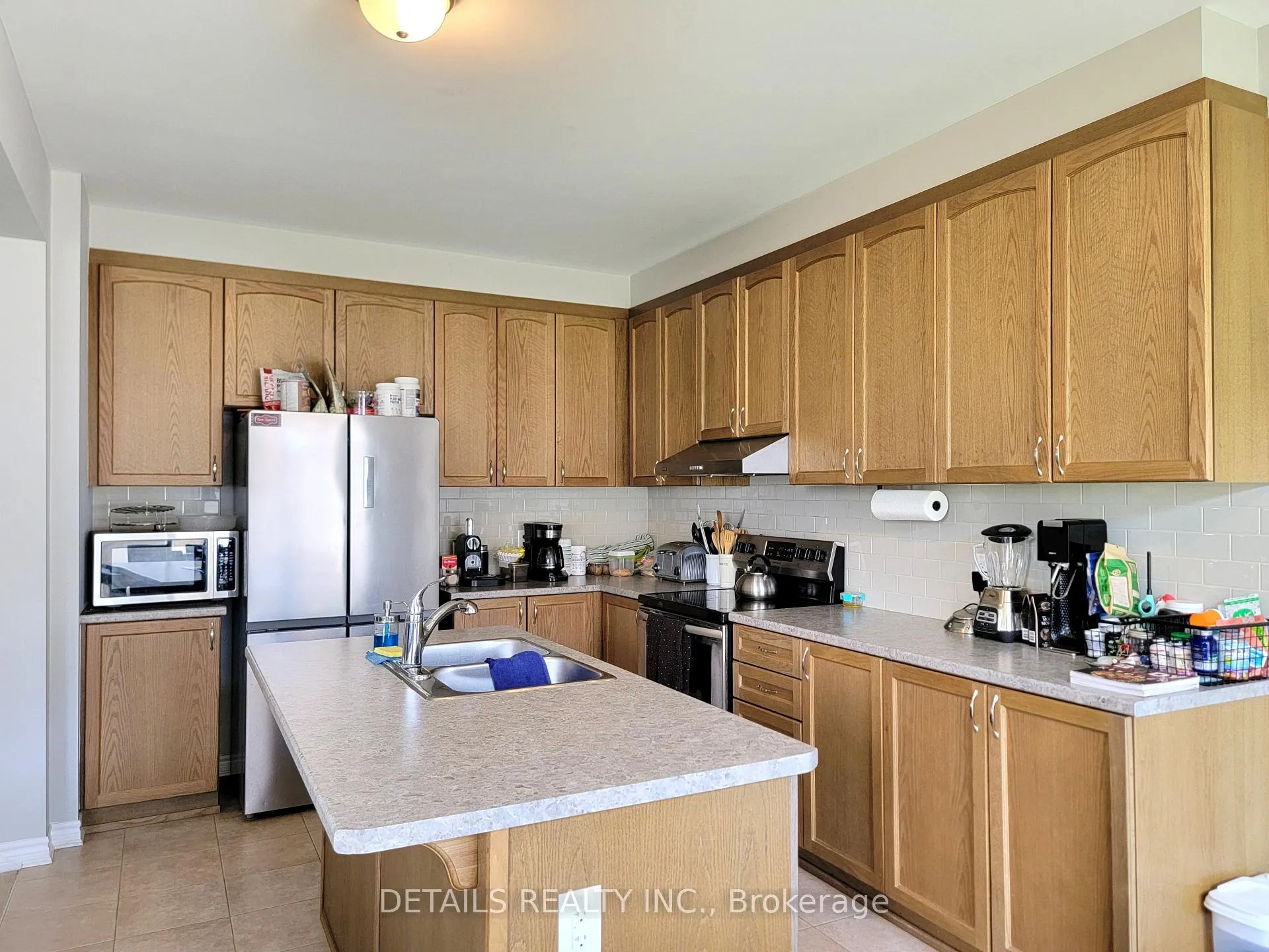 Photo 6 of 214 Cranesbill Road, Ottawa, Kanata - Emerald Meadows/Trailwest — HOMEH