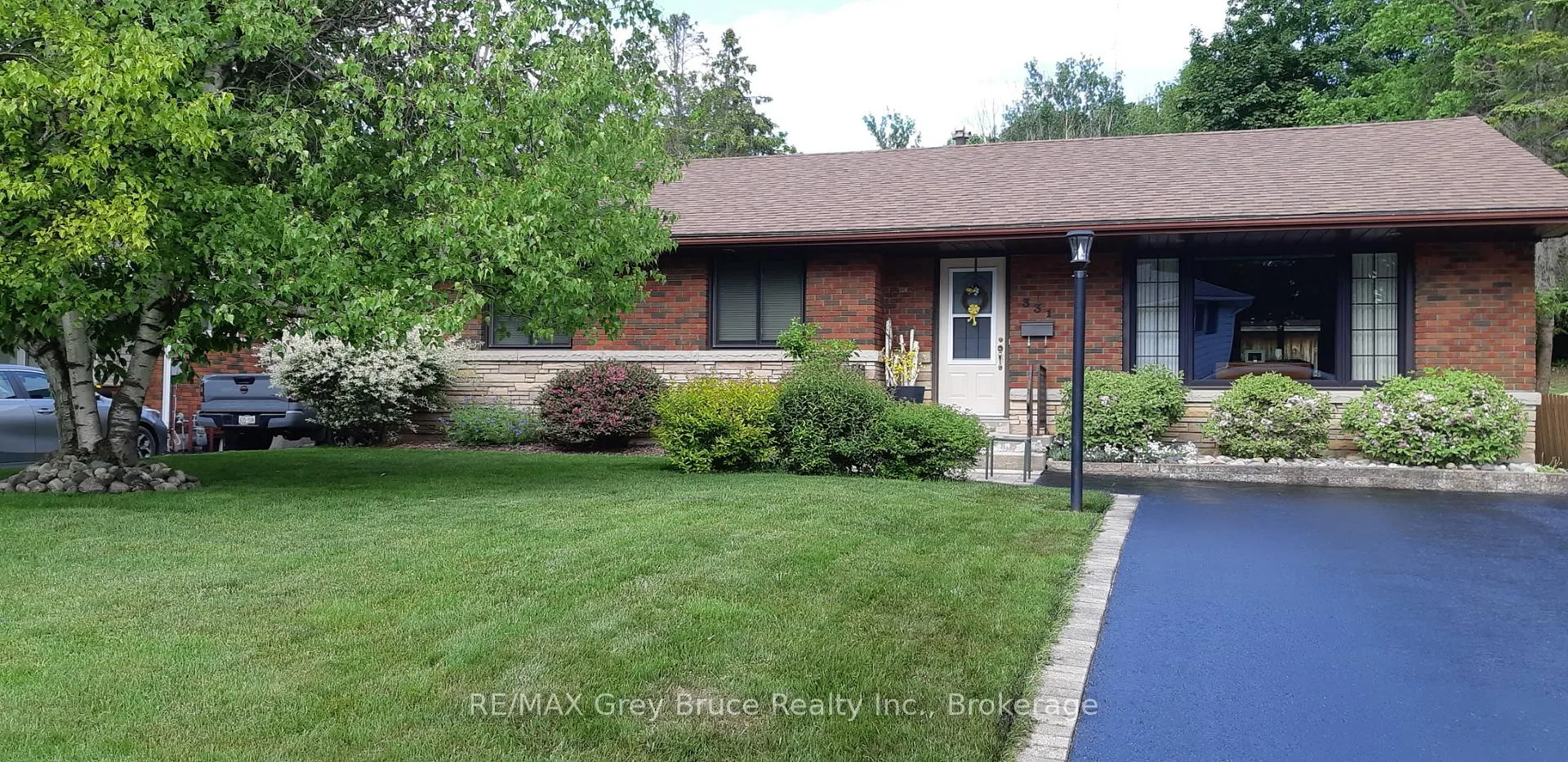 Photo 1 of 331 8th Avenue E, Owen Sound — HOMEH