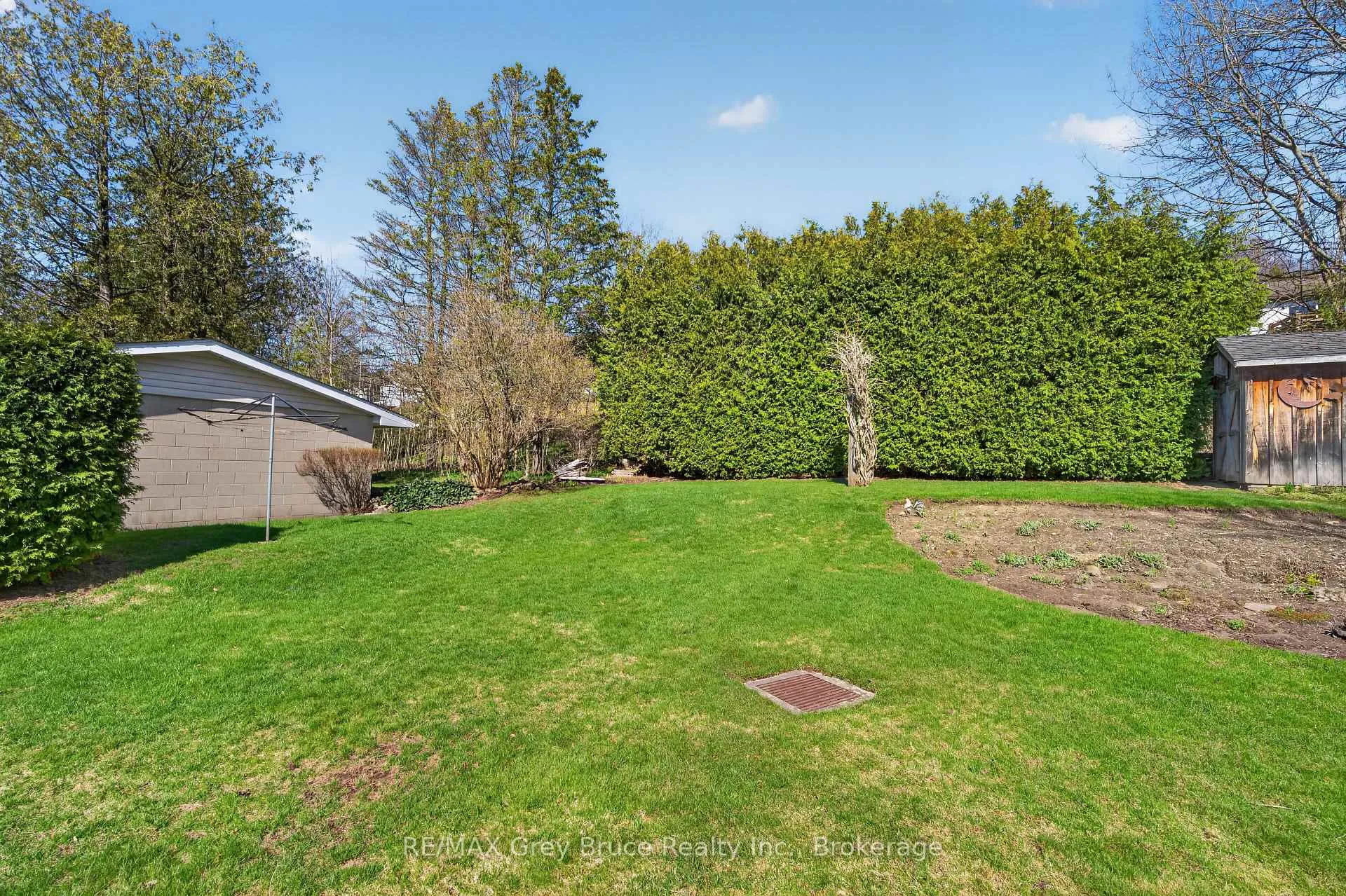 Photo 4 of 331 8th Avenue E, Owen Sound — HOMEH
