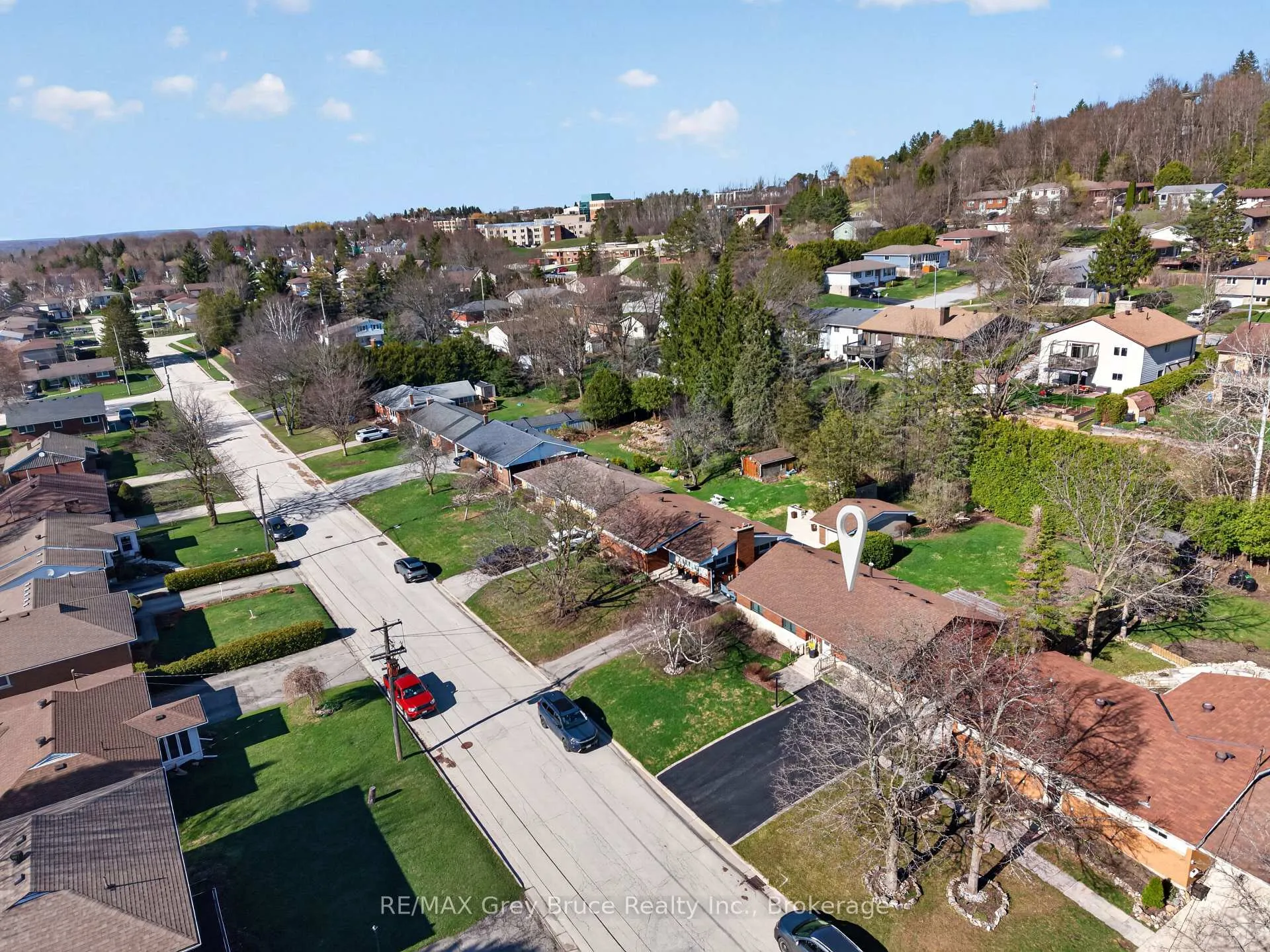 Photo 9 of 331 8th Avenue E, Owen Sound — HOMEH