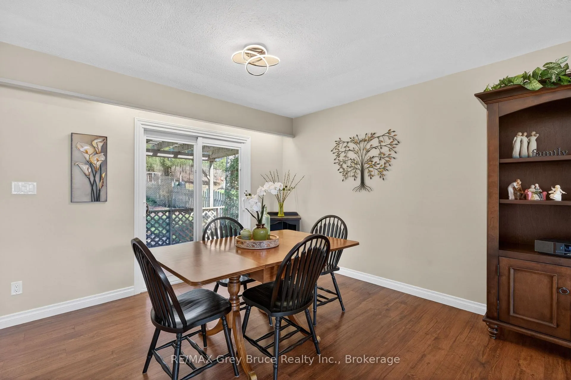 Photo 16 of 331 8th Avenue E, Owen Sound — HOMEH