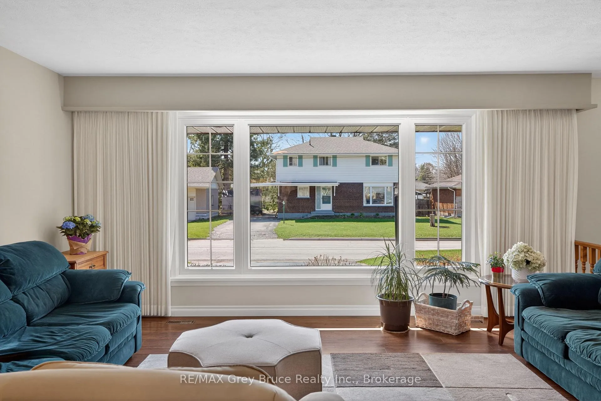 Photo 17 of 331 8th Avenue E, Owen Sound — HOMEH