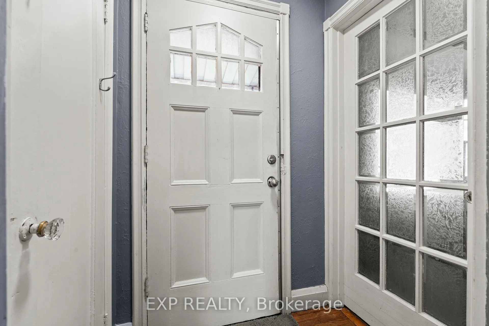 Photo 4 of 25 East 39th Street, Hamilton, Raleigh — HOMEH