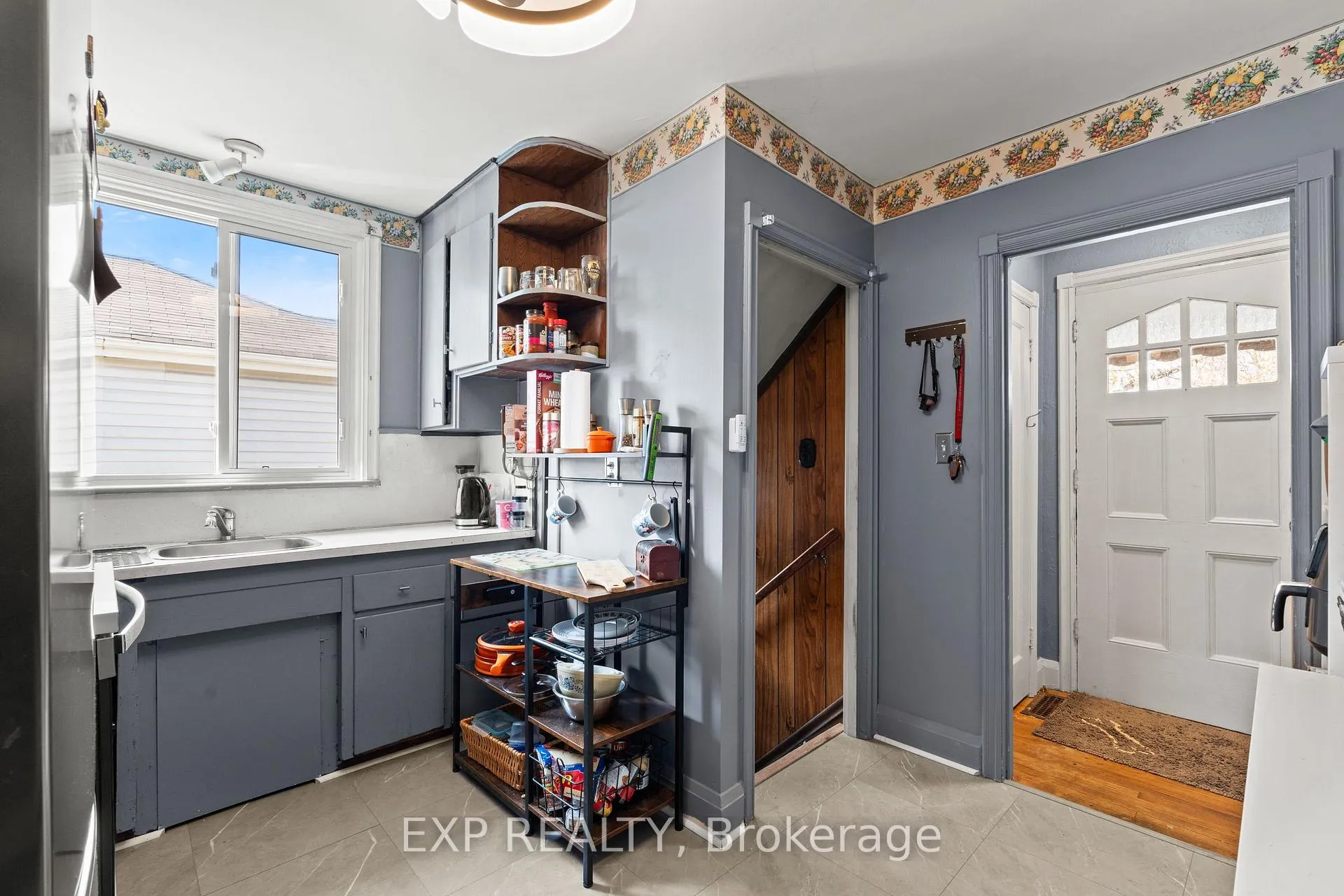 Photo 5 of 25 East 39th Street, Hamilton, Raleigh — HOMEH