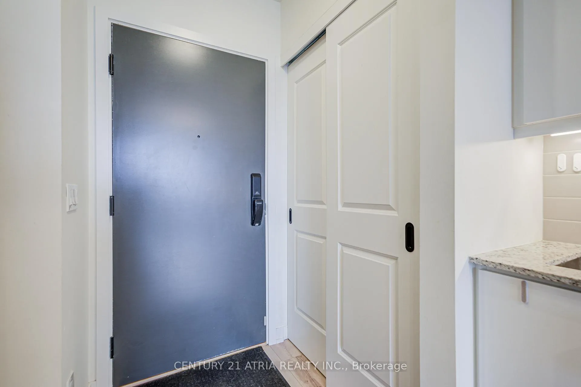 Photo 6 of Unit 101, 335 Wheat Boom Drive, Oakville, Joshua Meadows — HOMEH