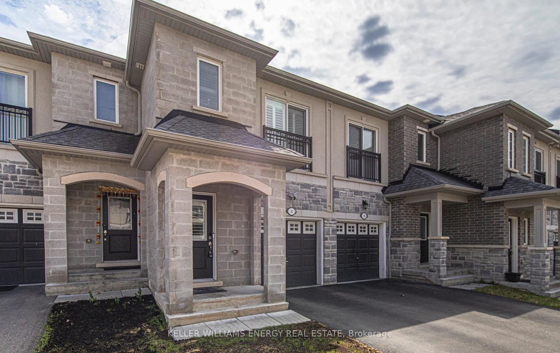 Photo 2 of 32 Kantium Way, Whitby, Pringle Creek — HOMEH