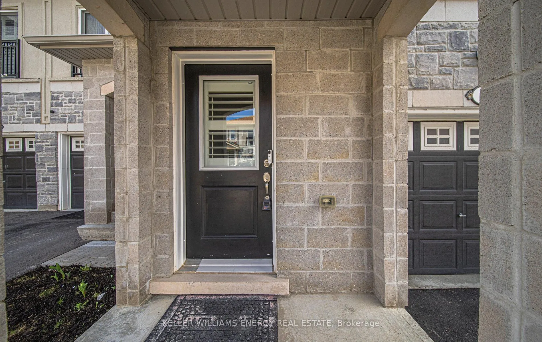 Photo 4 of 32 Kantium Way, Whitby, Pringle Creek — HOMEH