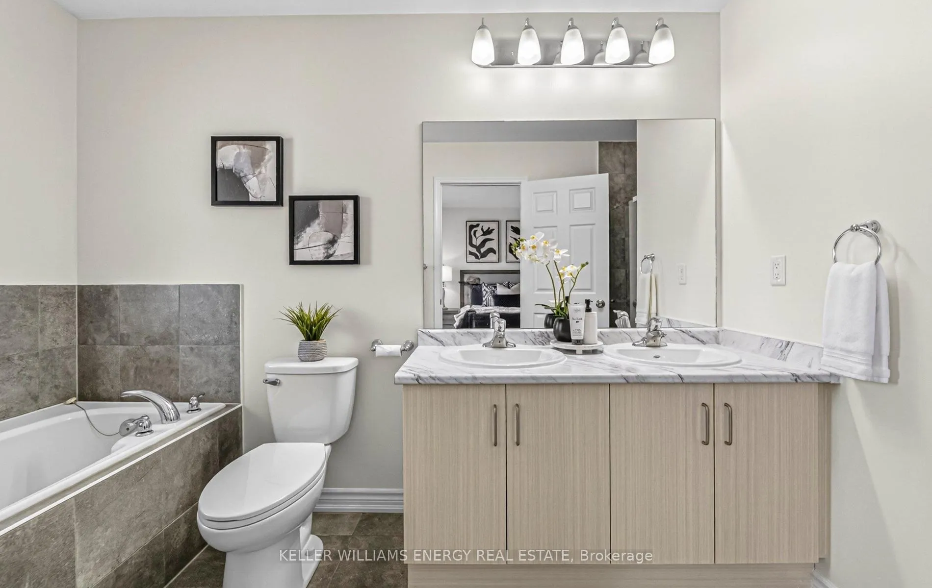 Photo 27 of 32 Kantium Way, Whitby, Pringle Creek — HOMEH