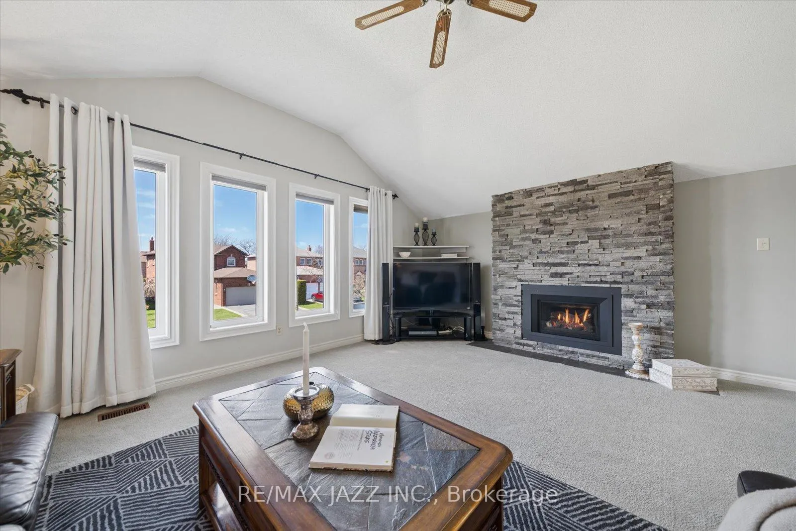Photo 16 of 47 Waller Street, Whitby, Rolling Acres — HOMEH