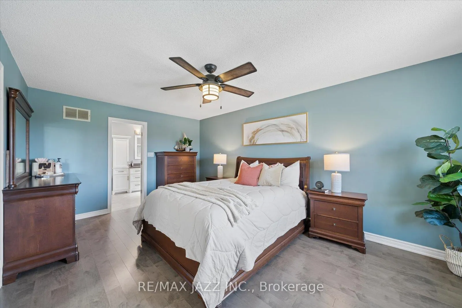 Photo 18 of 47 Waller Street, Whitby, Rolling Acres — HOMEH