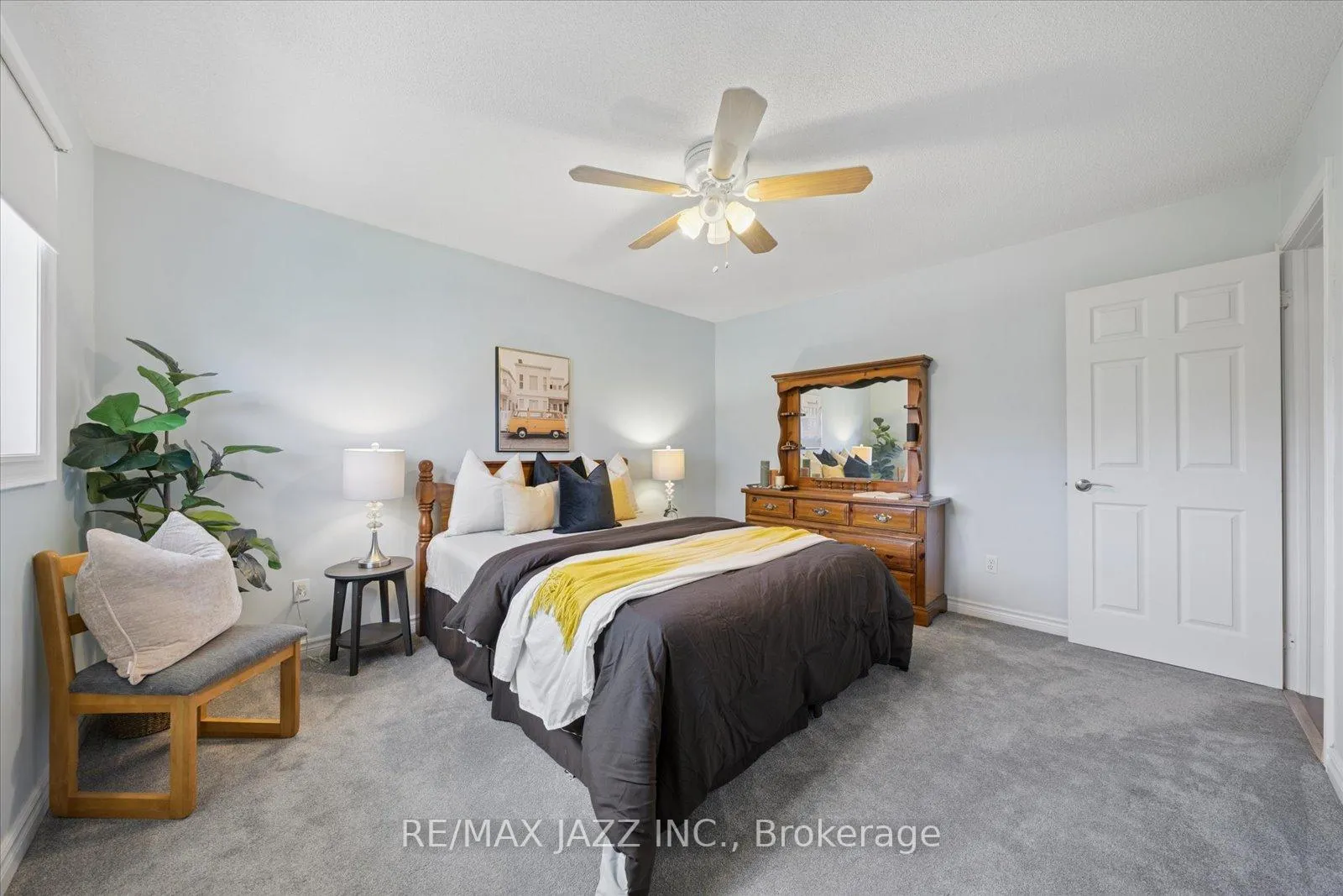 Photo 23 of 47 Waller Street, Whitby, Rolling Acres — HOMEH