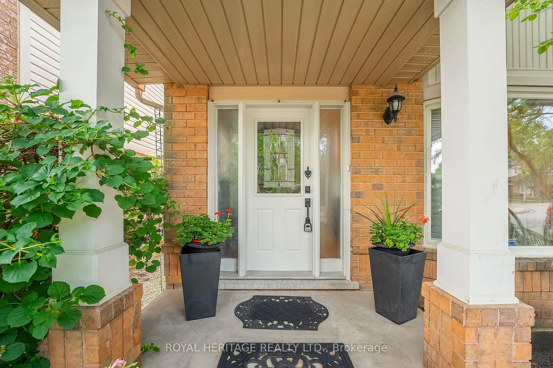 Photo 2 of 2158 Birchleaf Lane, Burlington, Orchard — HOMEH