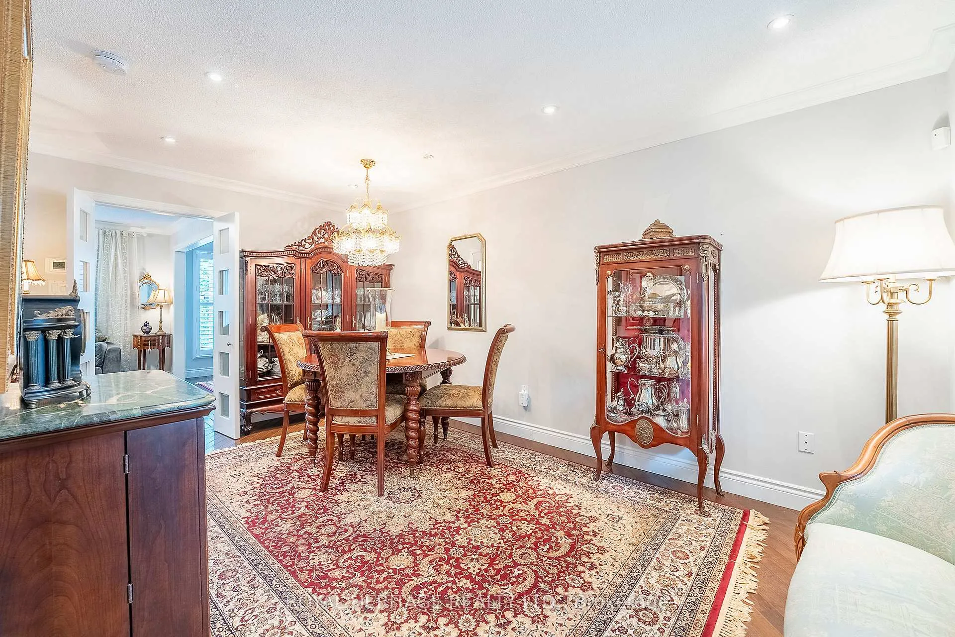 Photo 5 of 2158 Birchleaf Lane, Burlington, Orchard — HOMEH