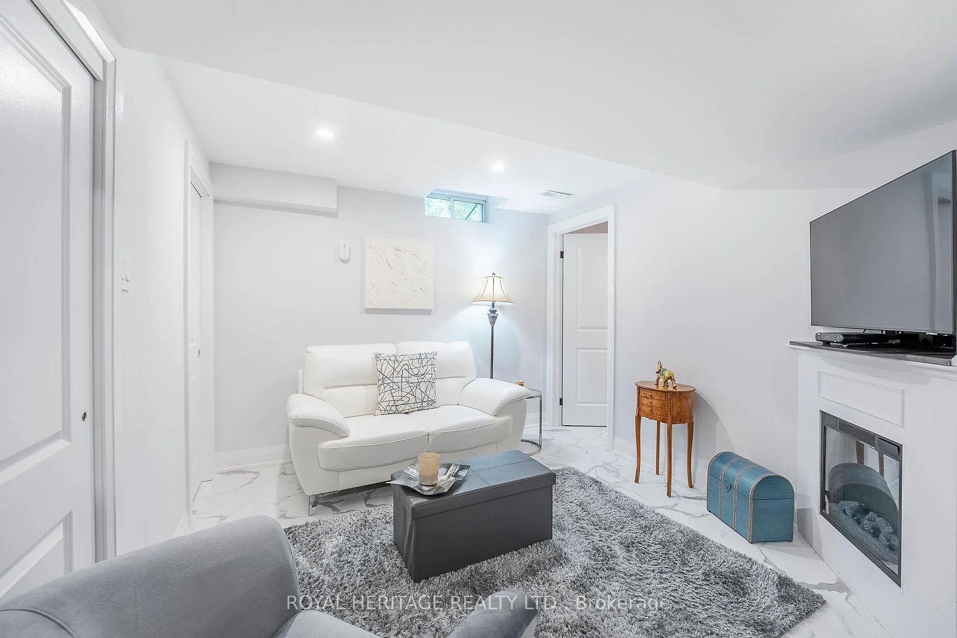 Photo 15 of 2158 Birchleaf Lane, Burlington, Orchard — HOMEH