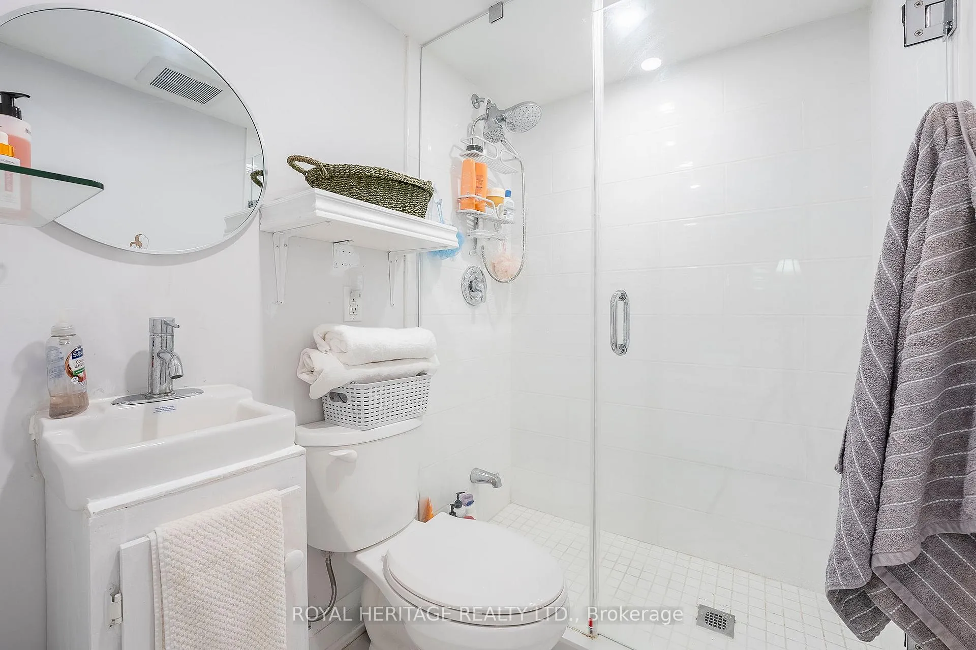 Photo 18 of 2158 Birchleaf Lane, Burlington, Orchard — HOMEH