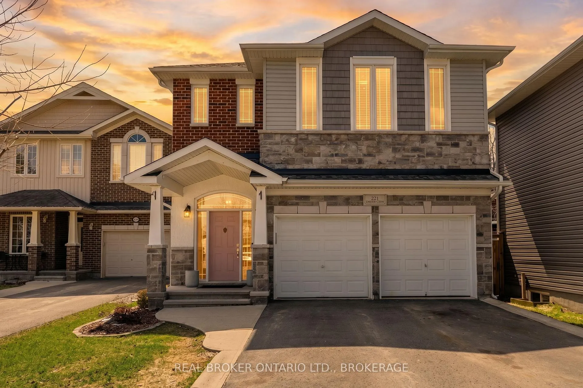 Photo 1 of 221 Clipper Court, Kingston, Kingston East (Incl Barret Crt) — HOMEH