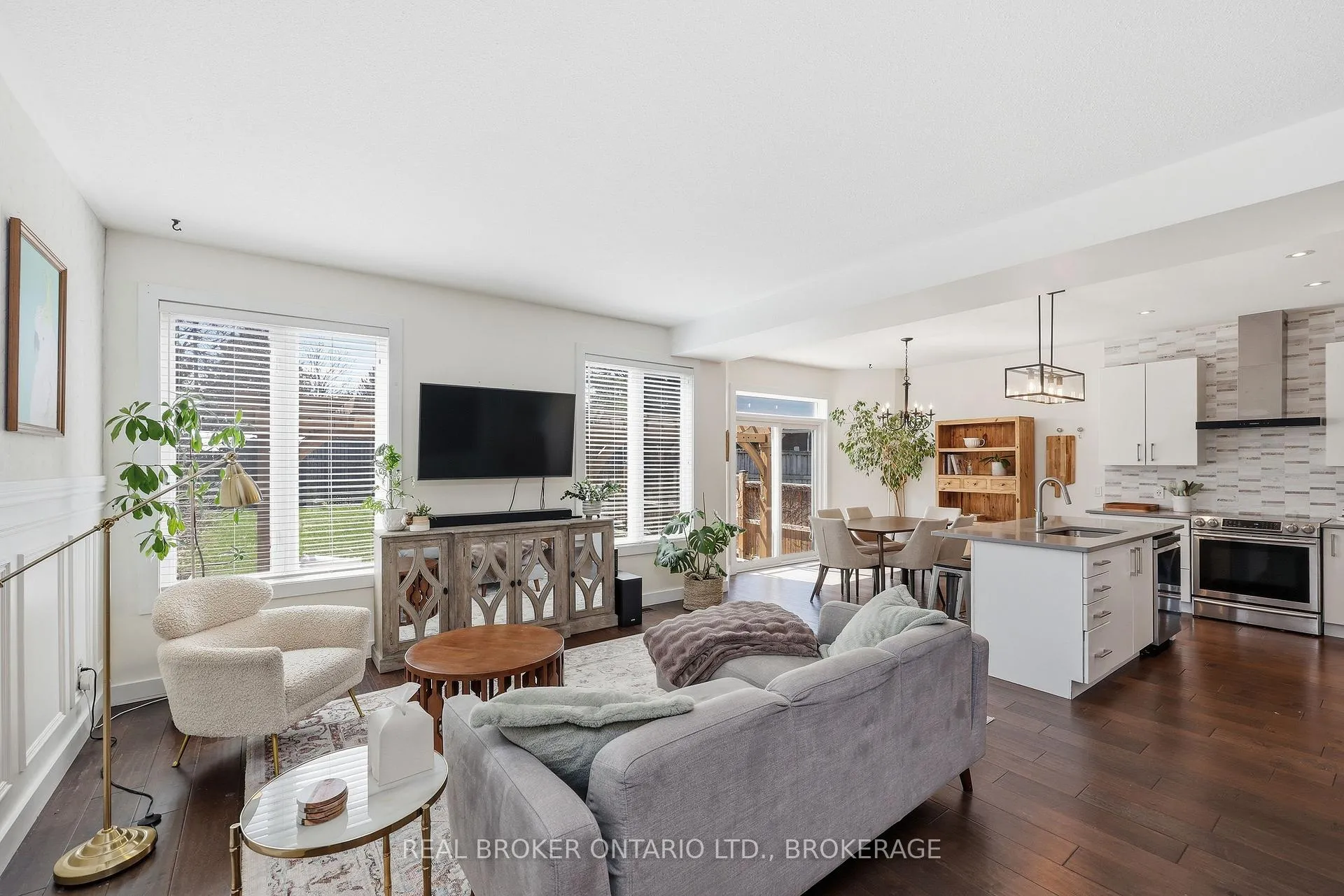 Photo 9 of 221 Clipper Court, Kingston, Kingston East (Incl Barret Crt) — HOMEH