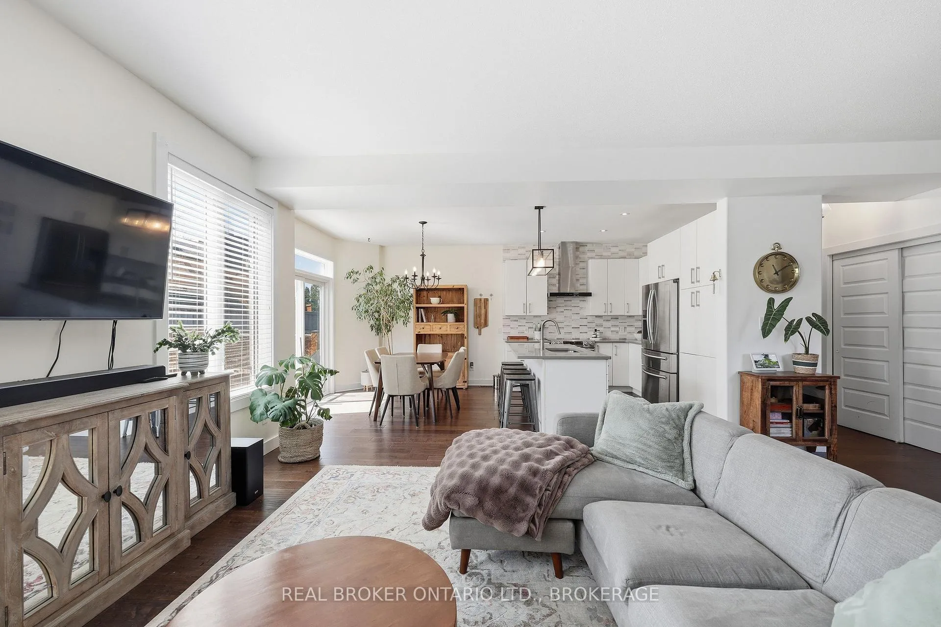 Photo 10 of 221 Clipper Court, Kingston, Kingston East (Incl Barret Crt) — HOMEH