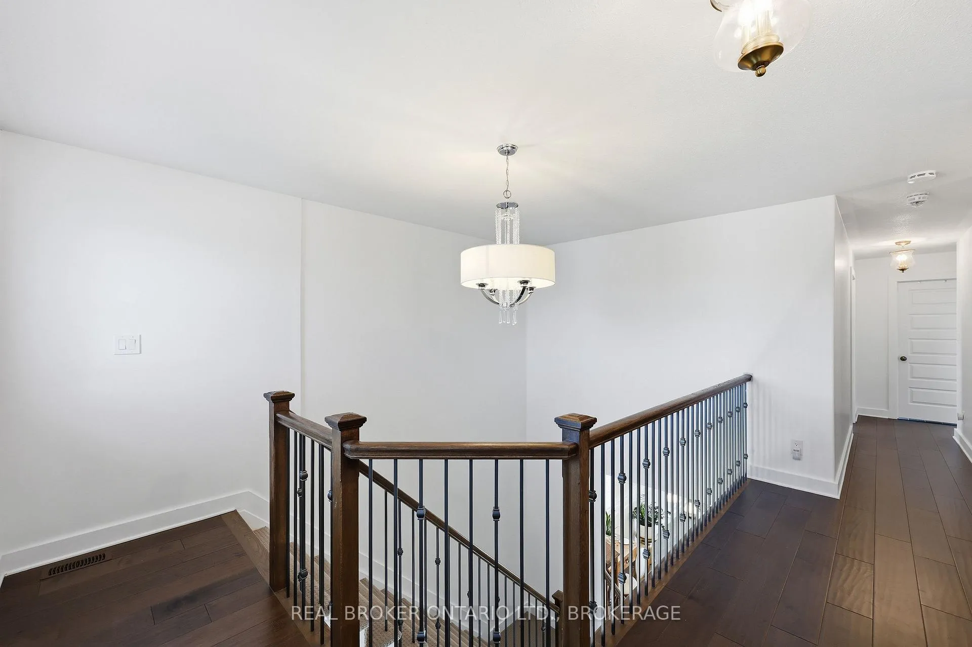 Photo 21 of 221 Clipper Court, Kingston, Kingston East (Incl Barret Crt) — HOMEH