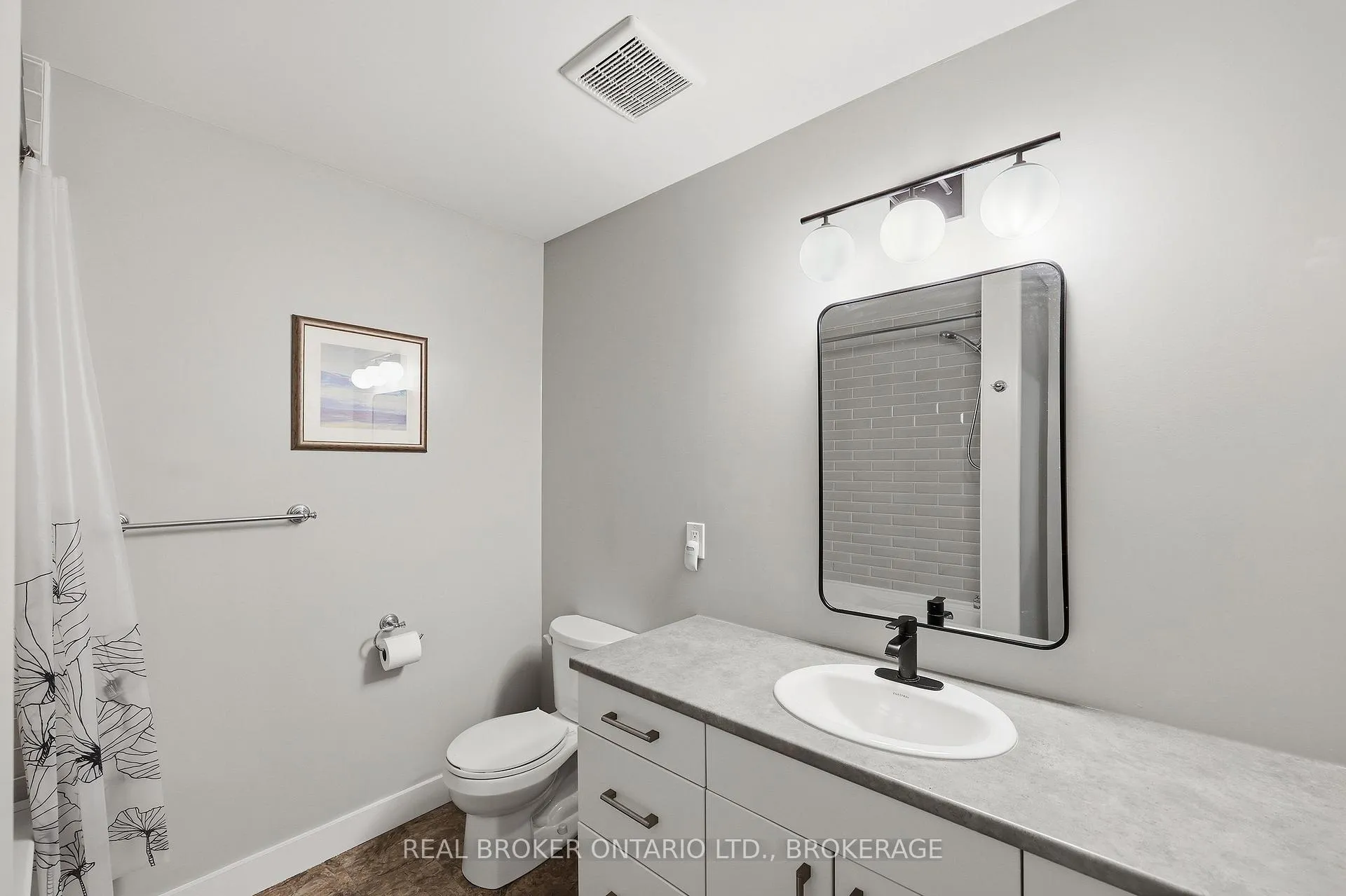 Photo 24 of 221 Clipper Court, Kingston, Kingston East (Incl Barret Crt) — HOMEH