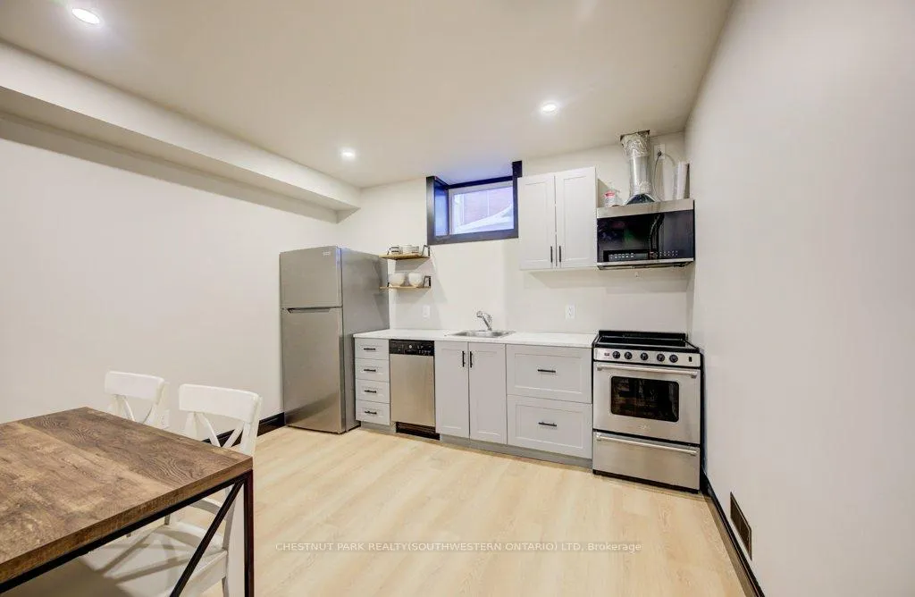 Photo 36 of 8 Spring Street E, Waterloo, Beechwood/University — HOMEH