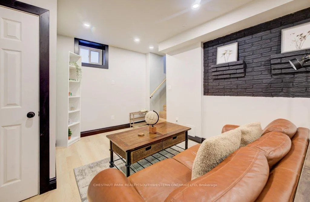 Photo 39 of 8 Spring Street E, Waterloo, Beechwood/University — HOMEH