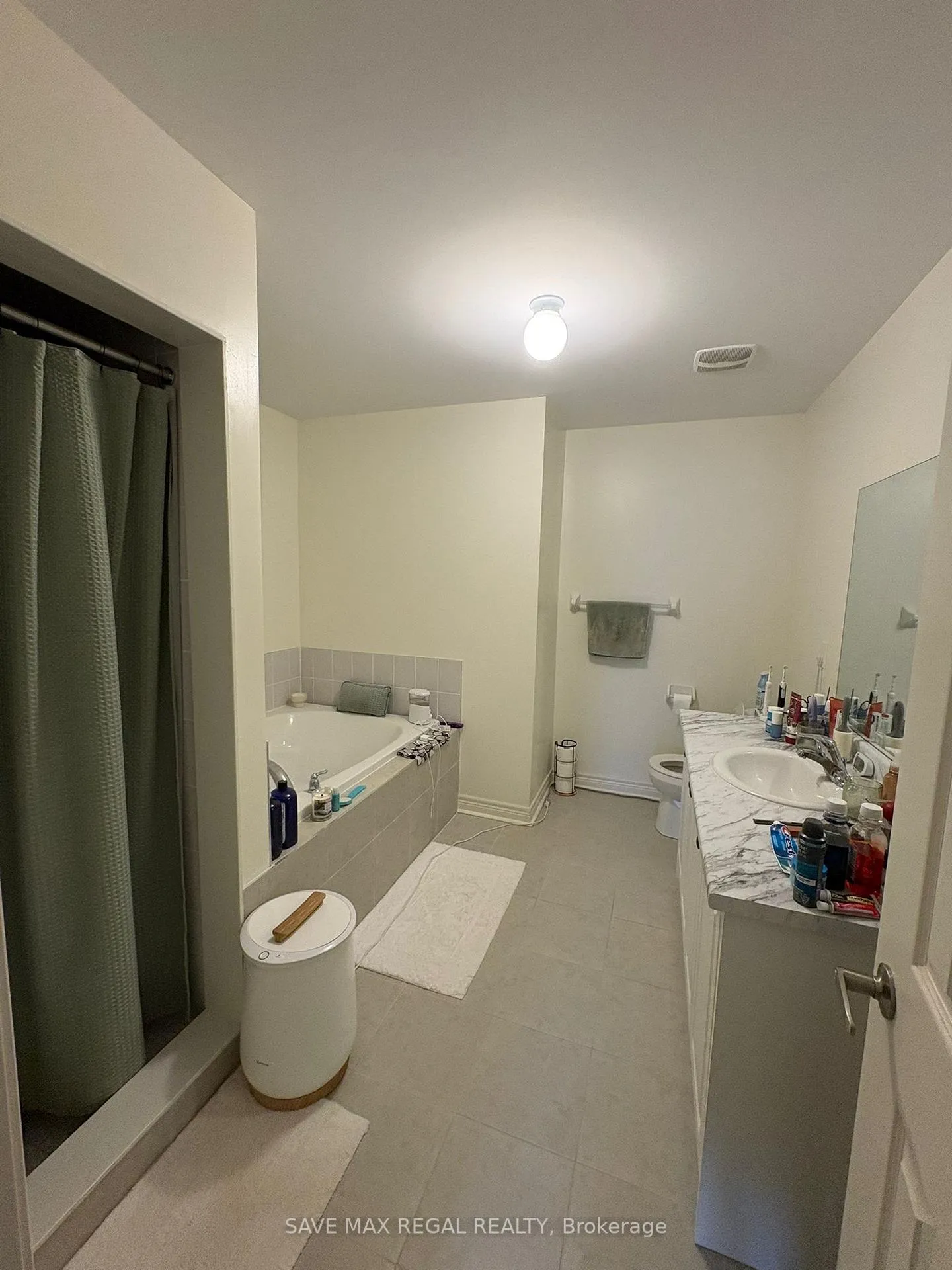 Photo 16 of 1174 Jim Brewster Circle, Oshawa, Eastdale — HOMEH
