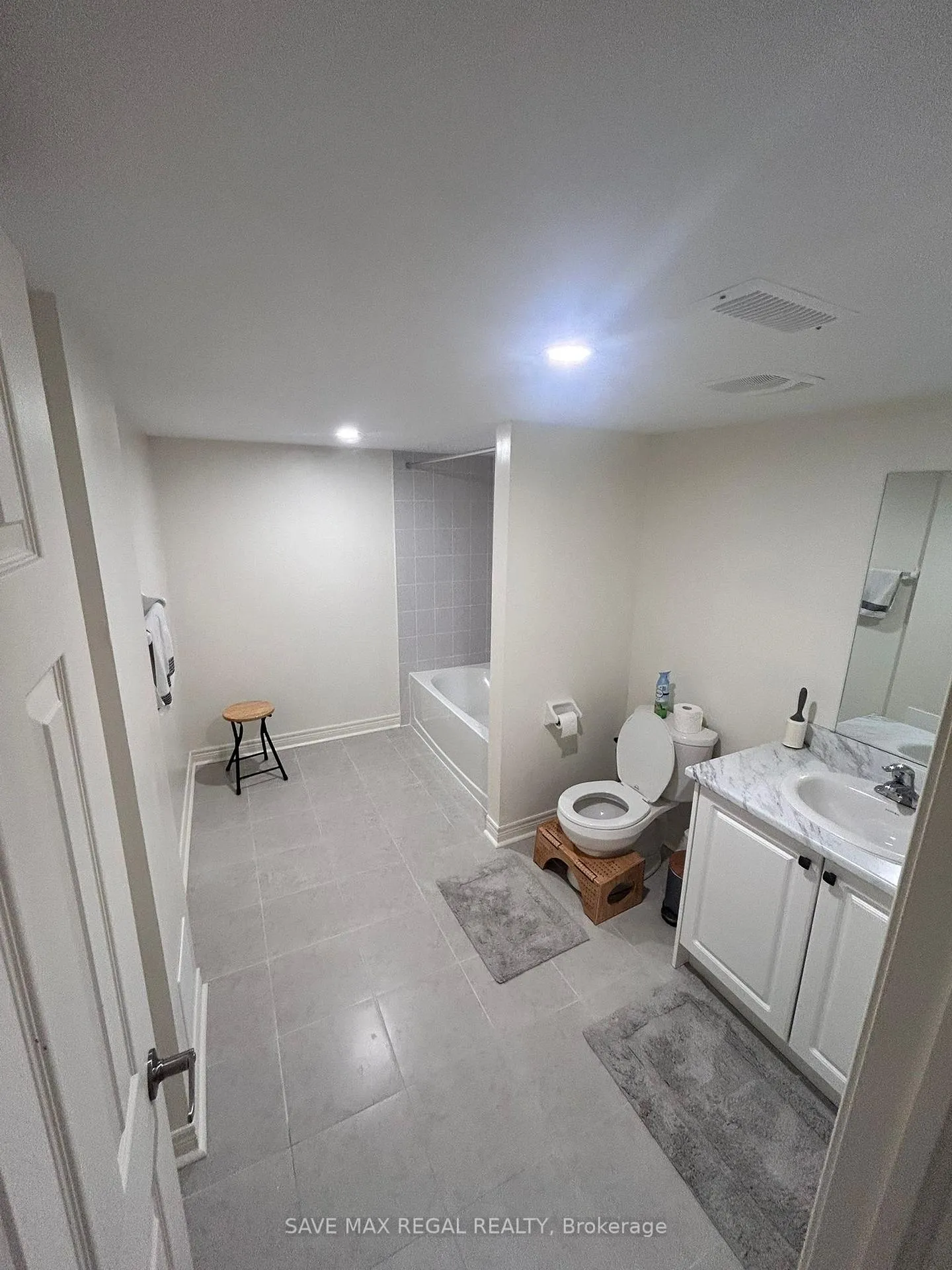 Photo 21 of 1174 Jim Brewster Circle, Oshawa, Eastdale — HOMEH