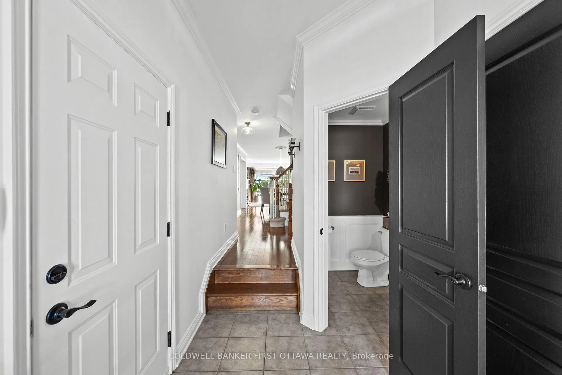 Photo 3 of 199 Golflinks Drive, Ottawa, Barrhaven - Stonebridge — HOMEH