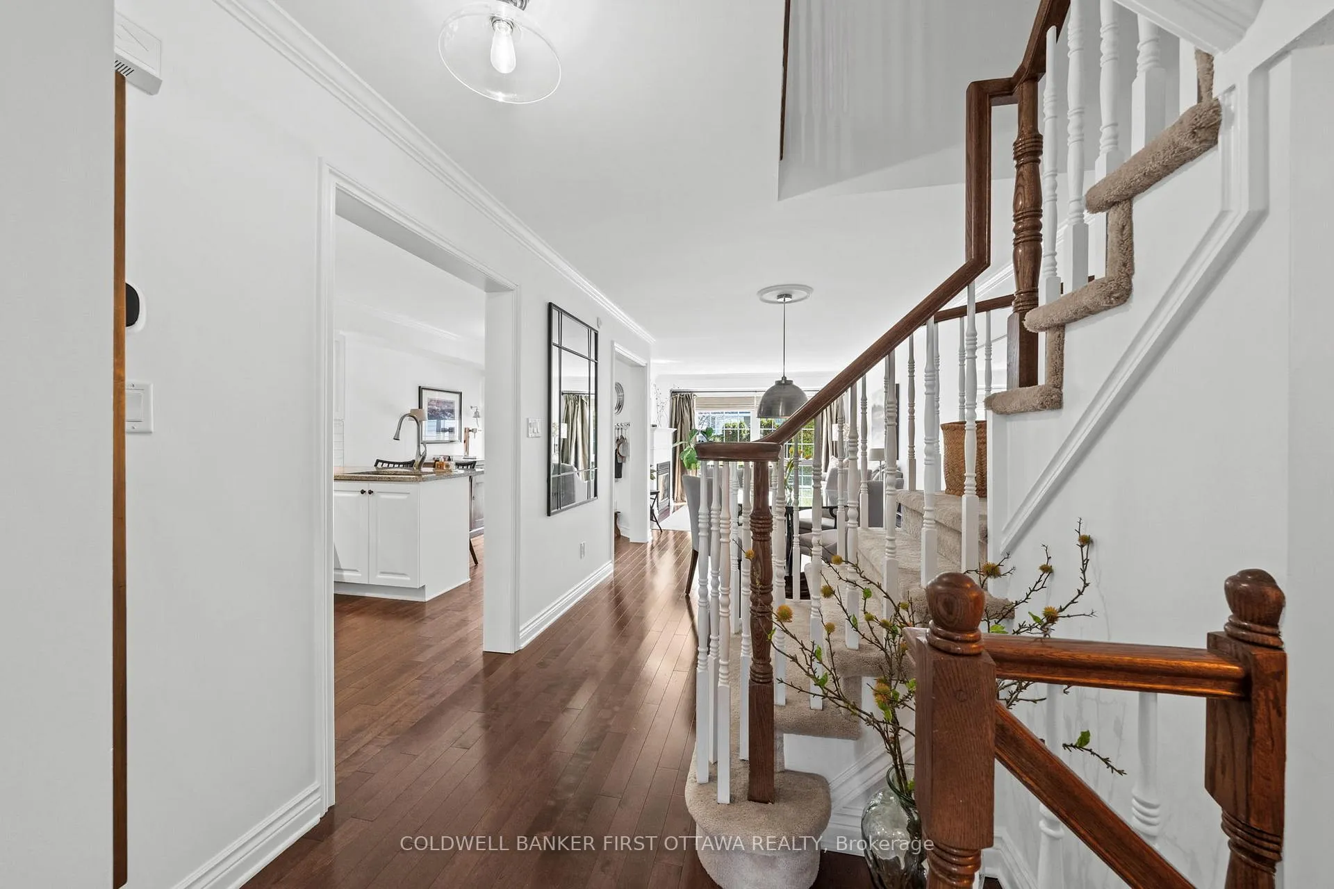 Photo 5 of 199 Golflinks Drive, Ottawa, Barrhaven - Stonebridge — HOMEH