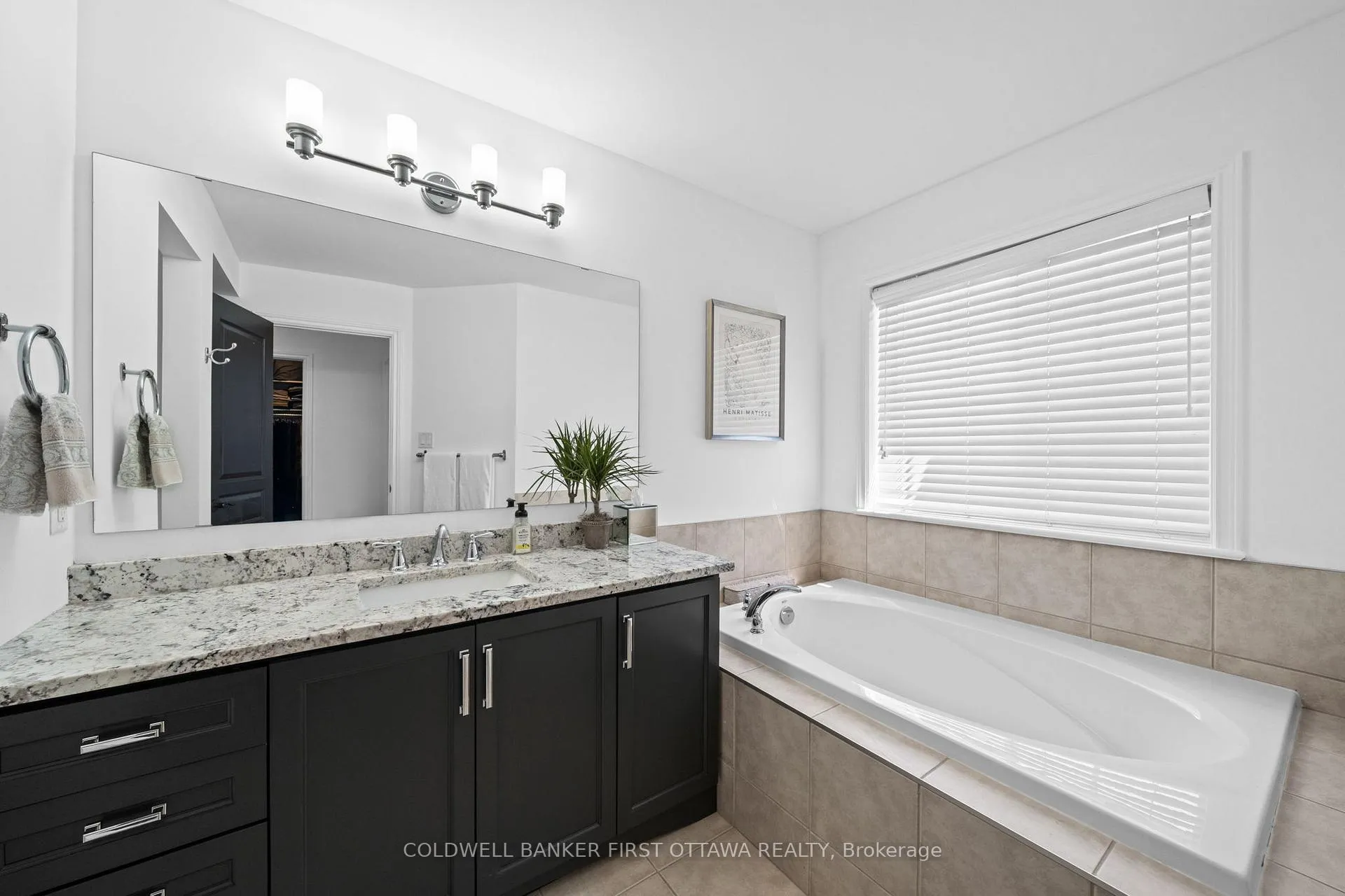 Photo 17 of 199 Golflinks Drive, Ottawa, Barrhaven - Stonebridge — HOMEH