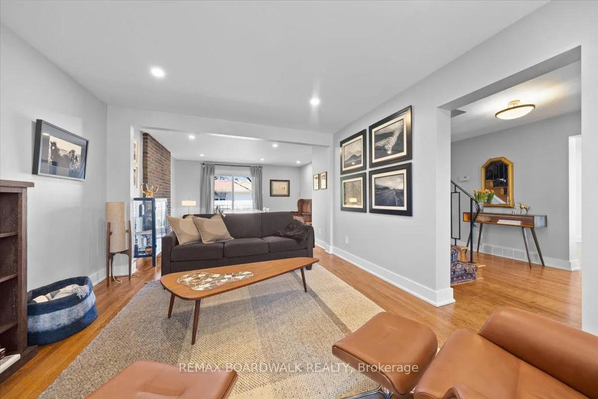 Photo 6 of 1912 Oakdean Crescent, Ottawa, Beacon Hill North — HOMEH