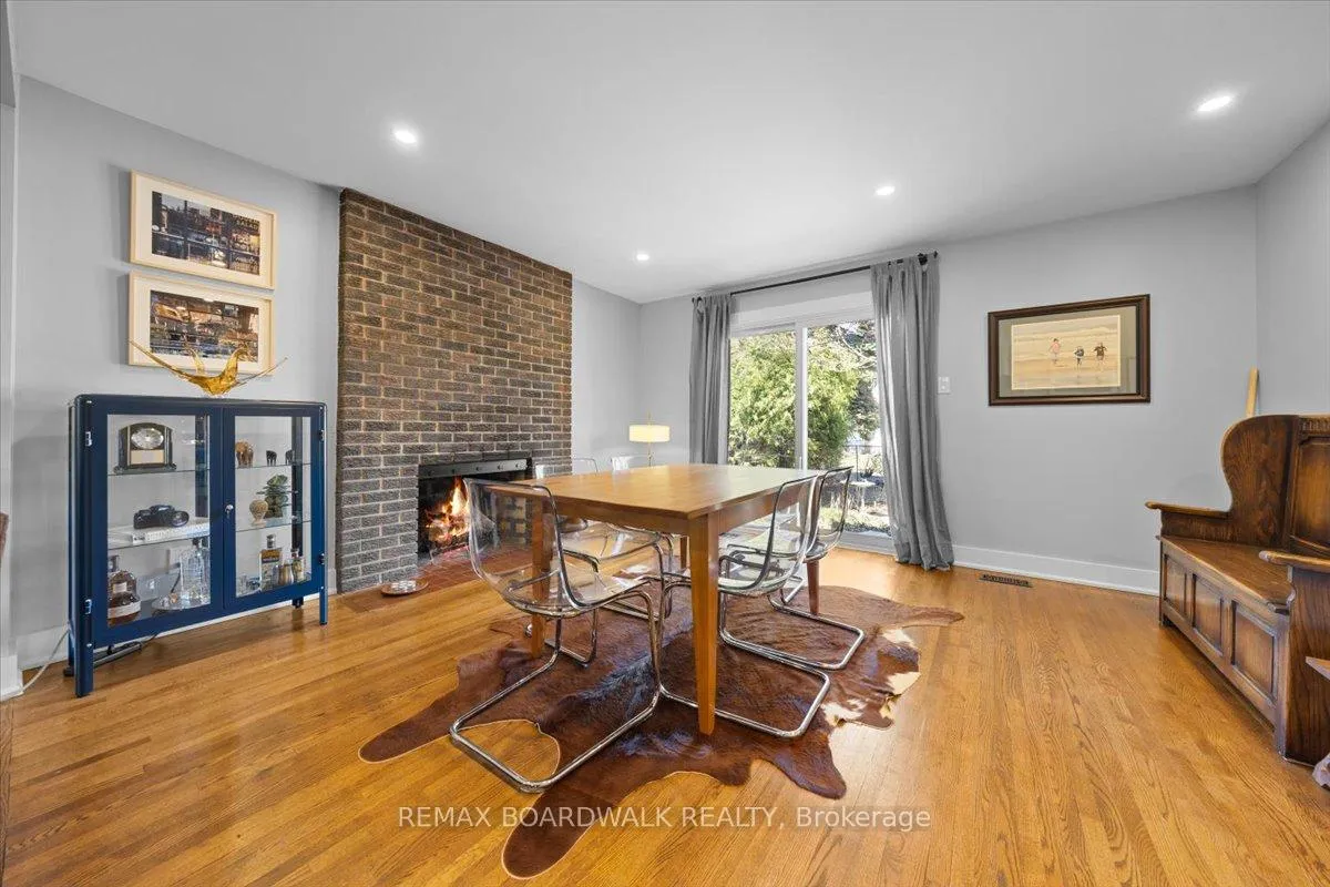 Photo 8 of 1912 Oakdean Crescent, Ottawa, Beacon Hill North — HOMEH