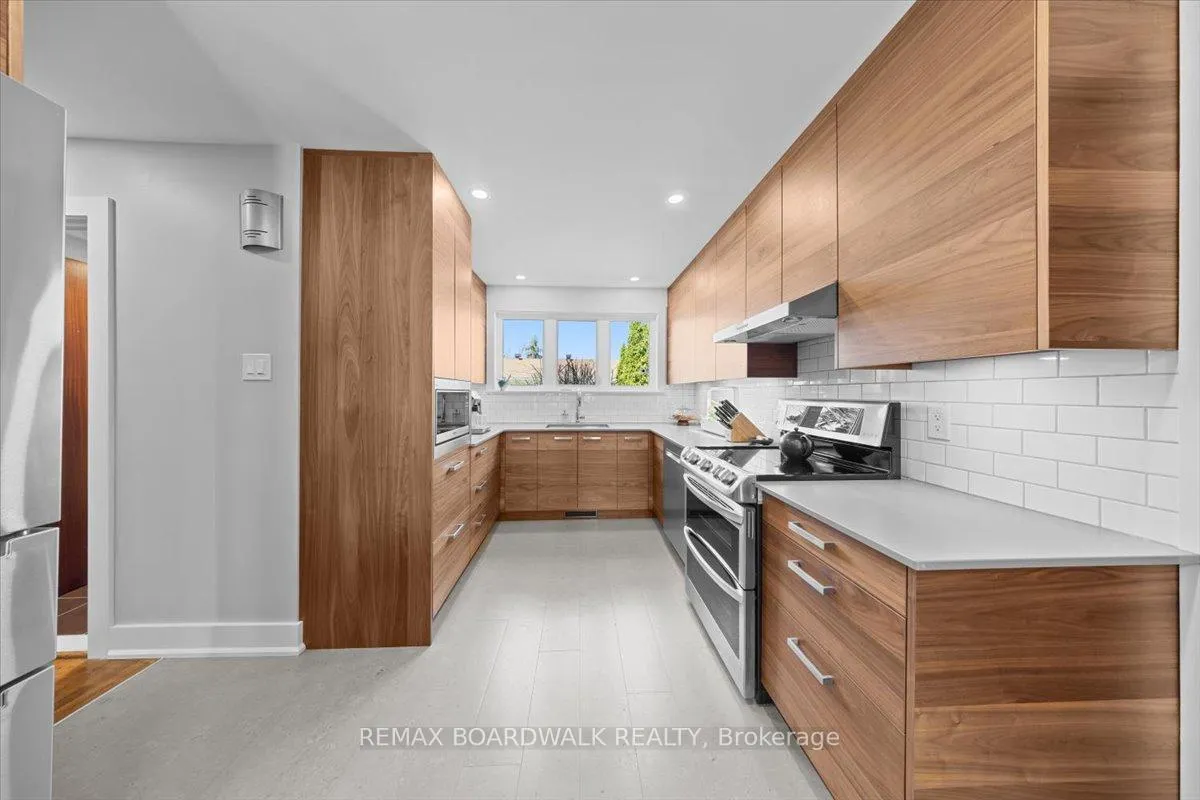 Photo 12 of 1912 Oakdean Crescent, Ottawa, Beacon Hill North — HOMEH
