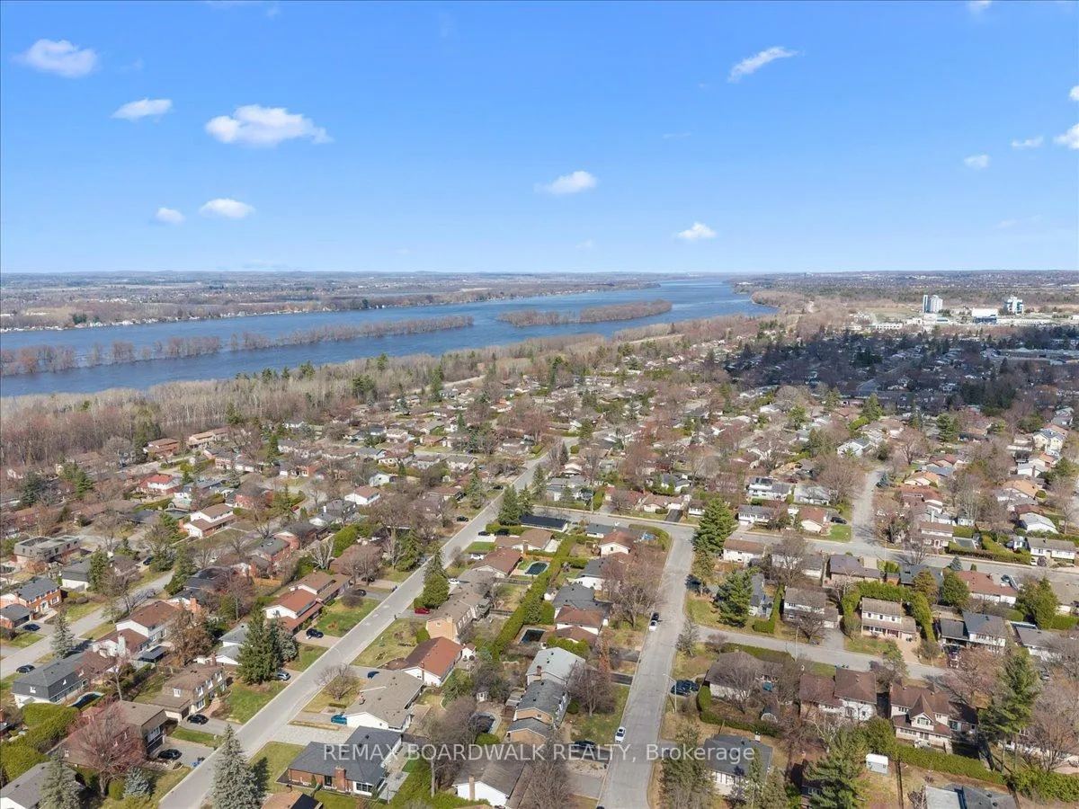 Photo 44 of 1912 Oakdean Crescent, Ottawa, Beacon Hill North — HOMEH