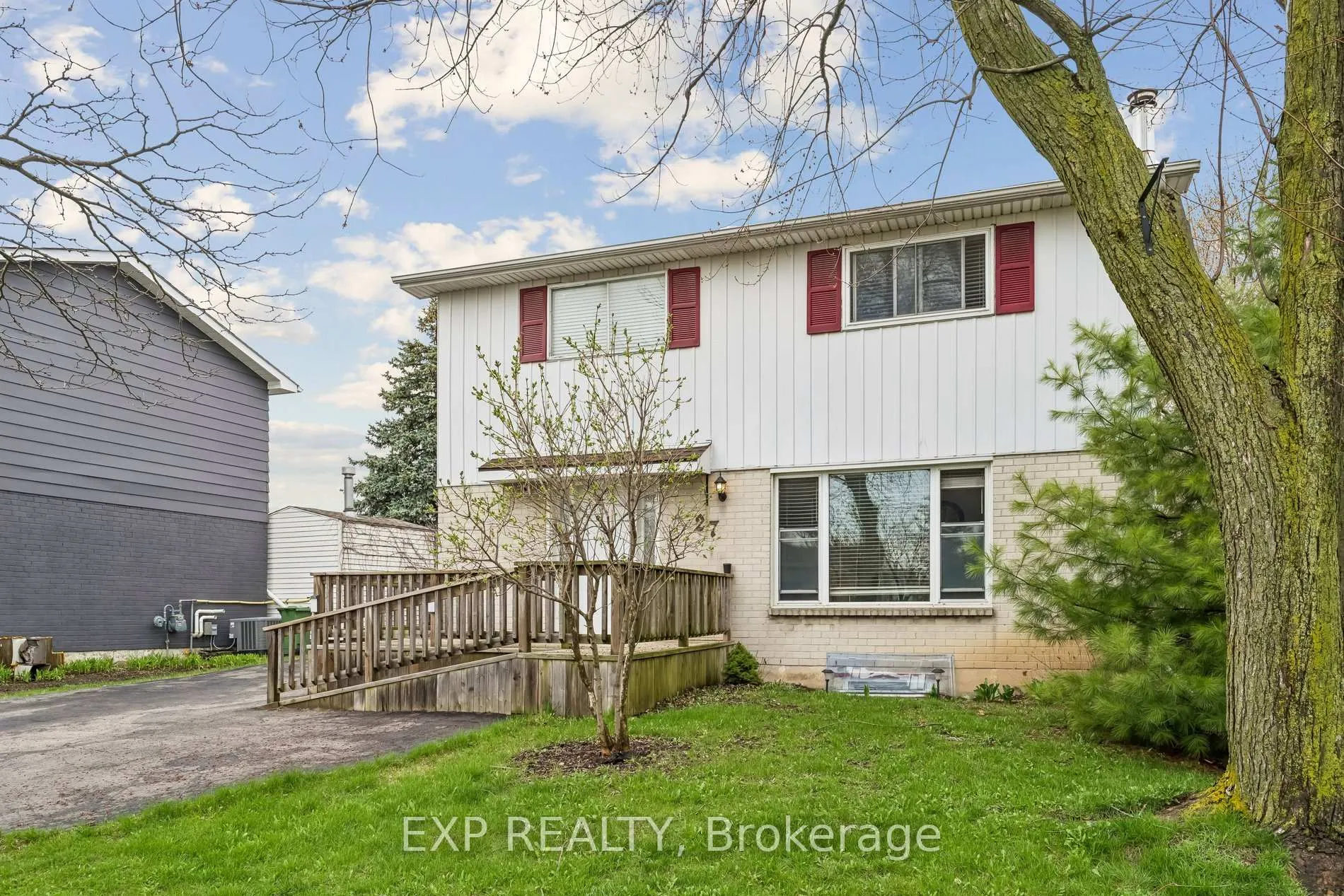 Photo 3 of 27 John Murray Street, Hamilton, Stoney Creek Mountain — HOMEH