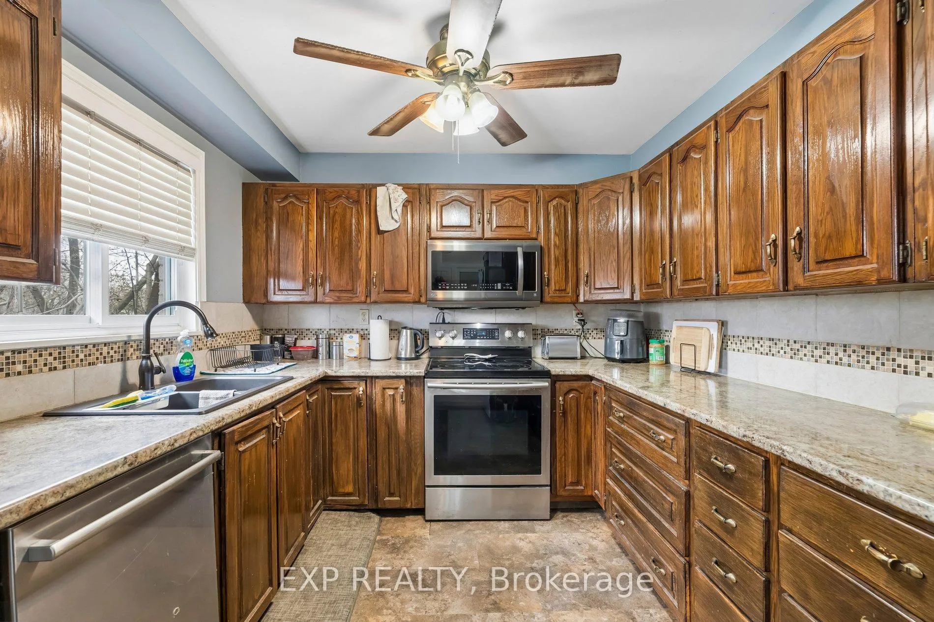 Photo 13 of 27 John Murray Street, Hamilton, Stoney Creek Mountain — HOMEH
