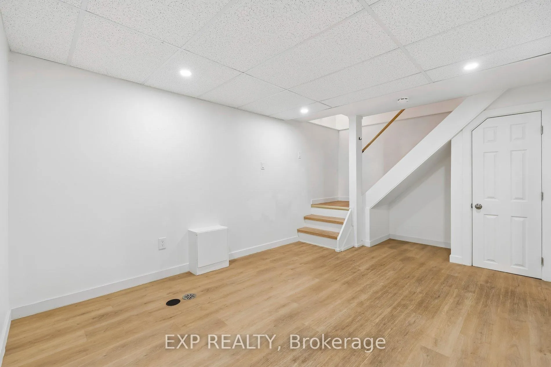 Photo 36 of 27 John Murray Street, Hamilton, Stoney Creek Mountain — HOMEH