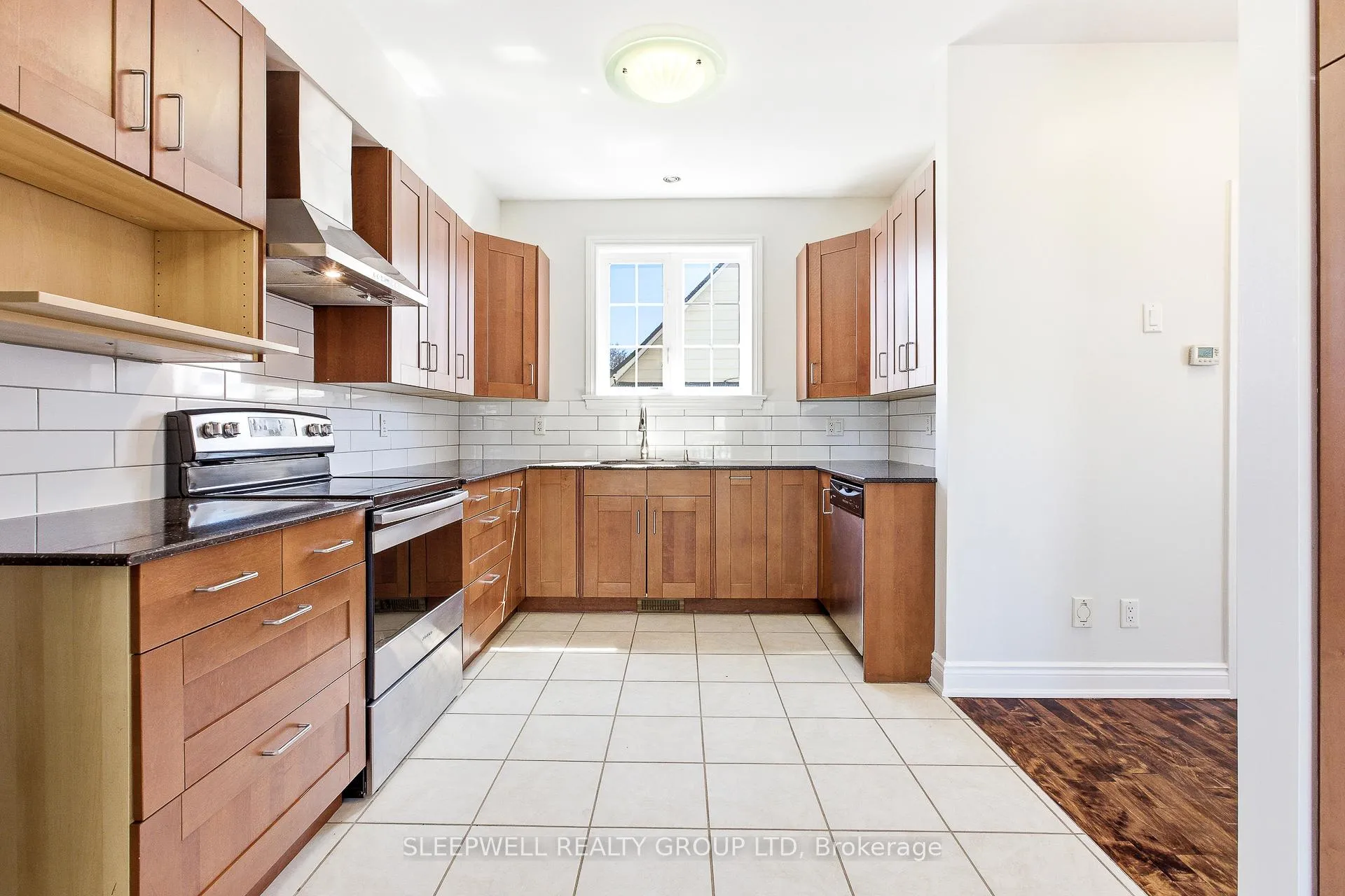 Photo 11 of 54 Christie Street, Ottawa, West Centre Town — HOMEH