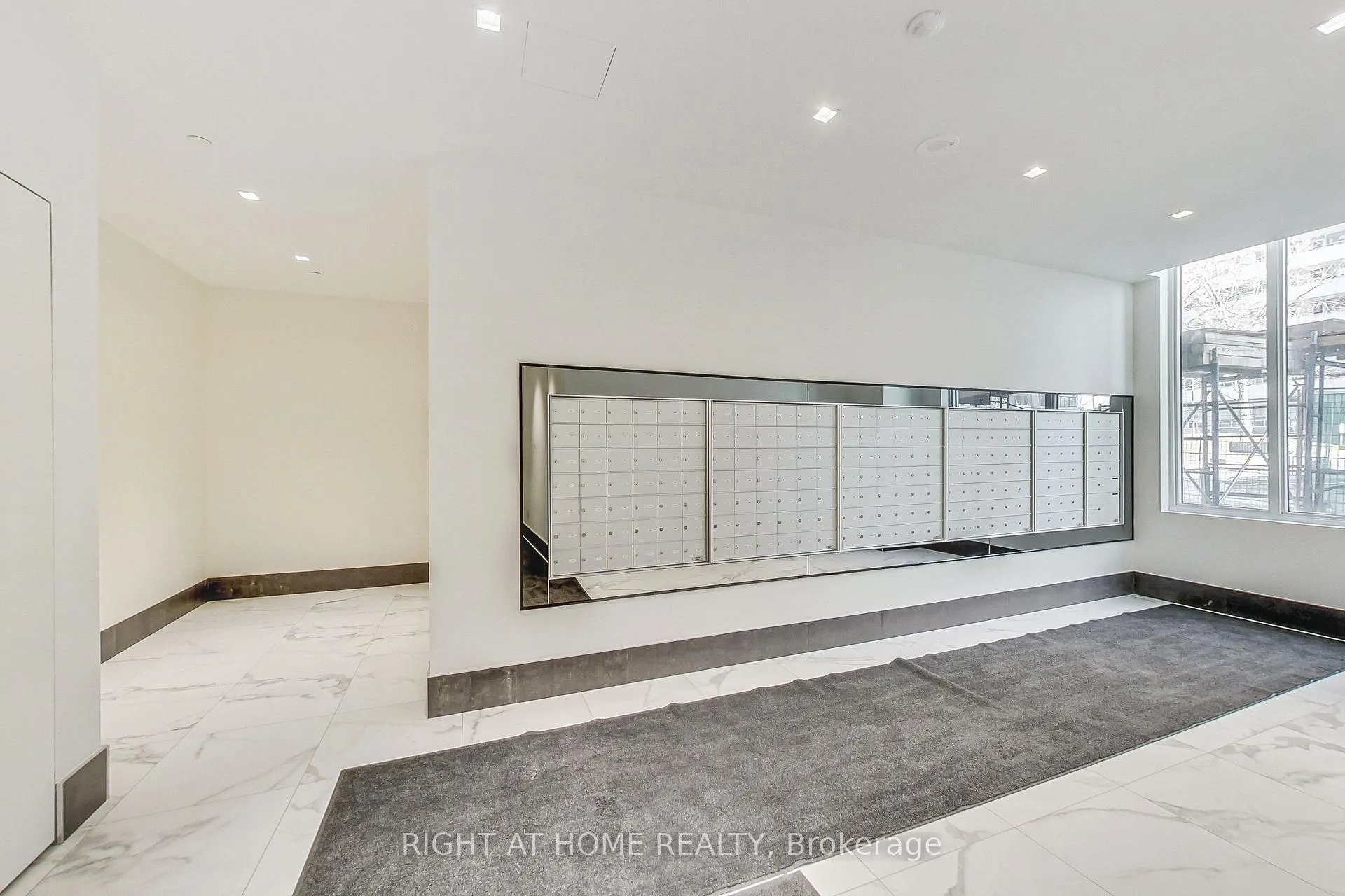 Photo 6 of Unit 2113, 50 Dunfield Avenue, Toronto, Mount Pleasant West — HOMEH