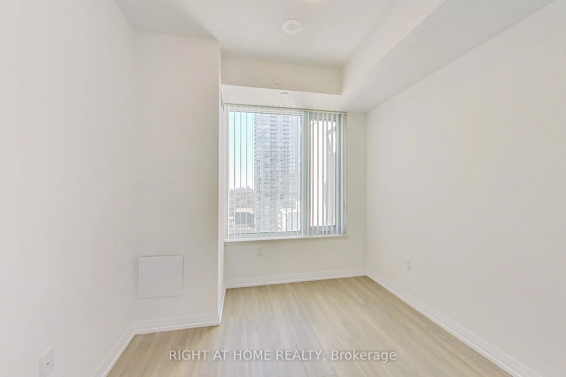 Photo 16 of Unit 2113, 50 Dunfield Avenue, Toronto, Mount Pleasant West — HOMEH
