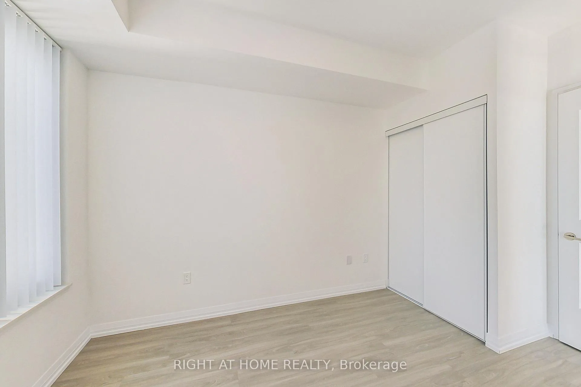 Photo 17 of Unit 2113, 50 Dunfield Avenue, Toronto, Mount Pleasant West — HOMEH