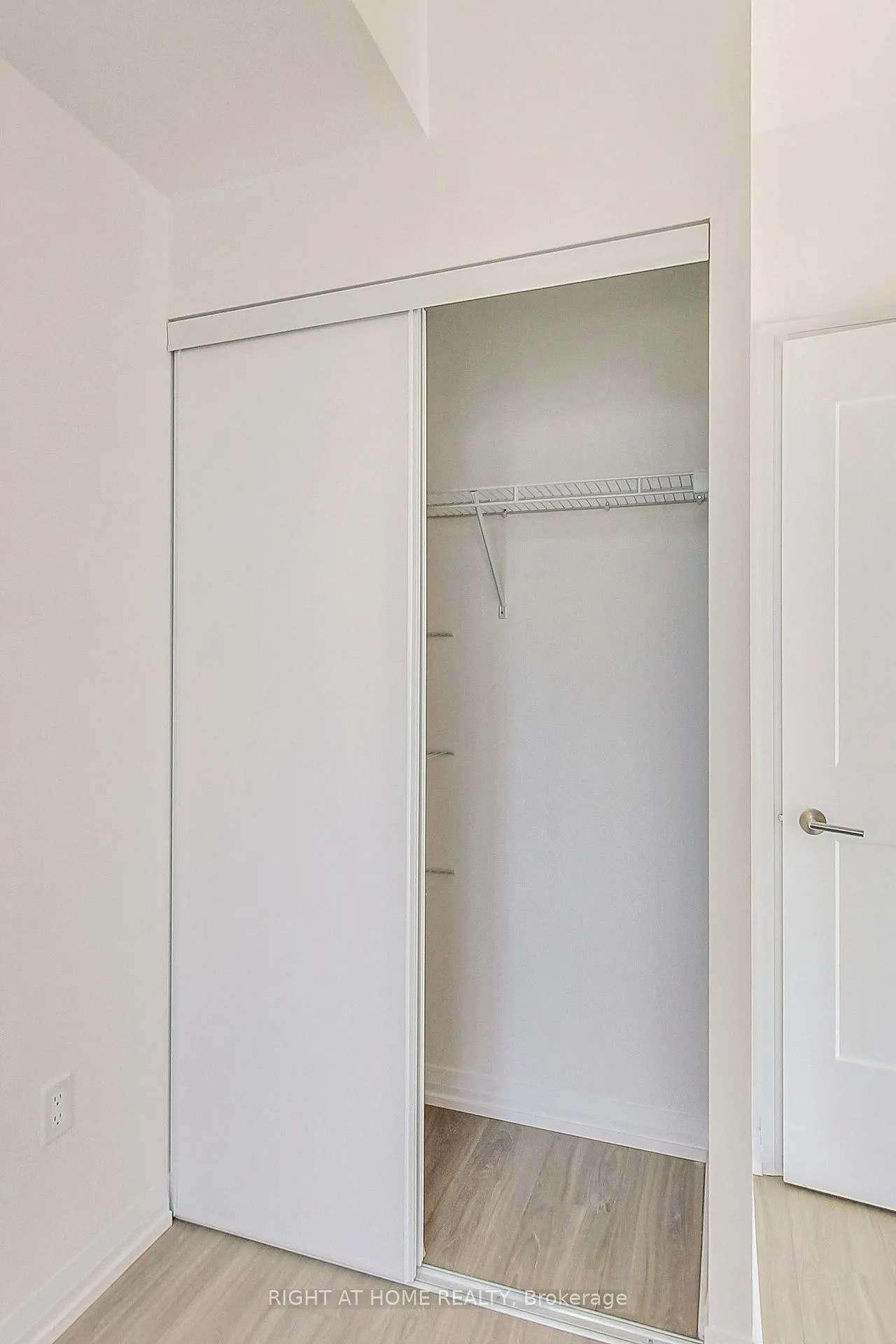 Photo 19 of Unit 2113, 50 Dunfield Avenue, Toronto, Mount Pleasant West — HOMEH