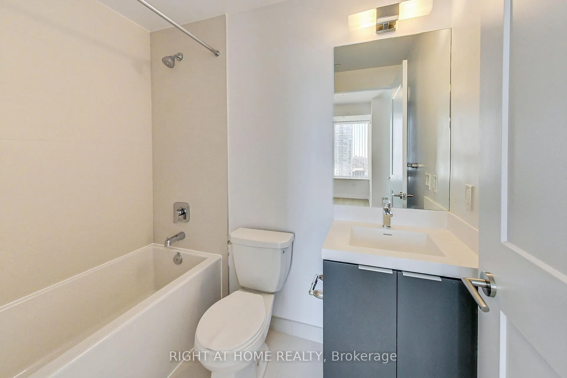 Photo 20 of Unit 2113, 50 Dunfield Avenue, Toronto, Mount Pleasant West — HOMEH
