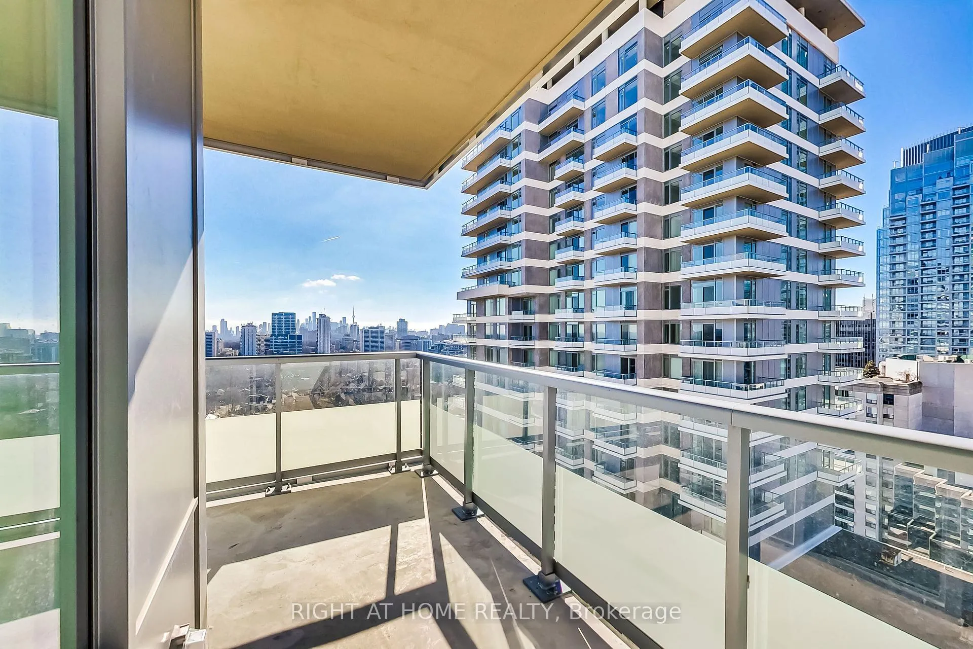 Photo 27 of Unit 2113, 50 Dunfield Avenue, Toronto, Mount Pleasant West — HOMEH