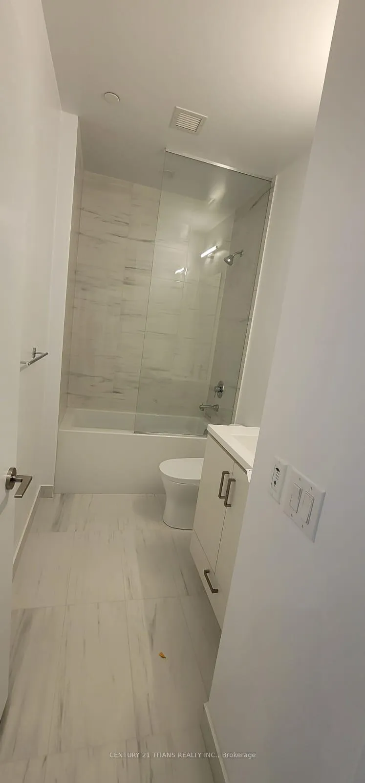 Photo 8 of Unit 103, 60 Honeycrisp Crescent, Vaughan, Vaughan Corporate Centre — HOMEH